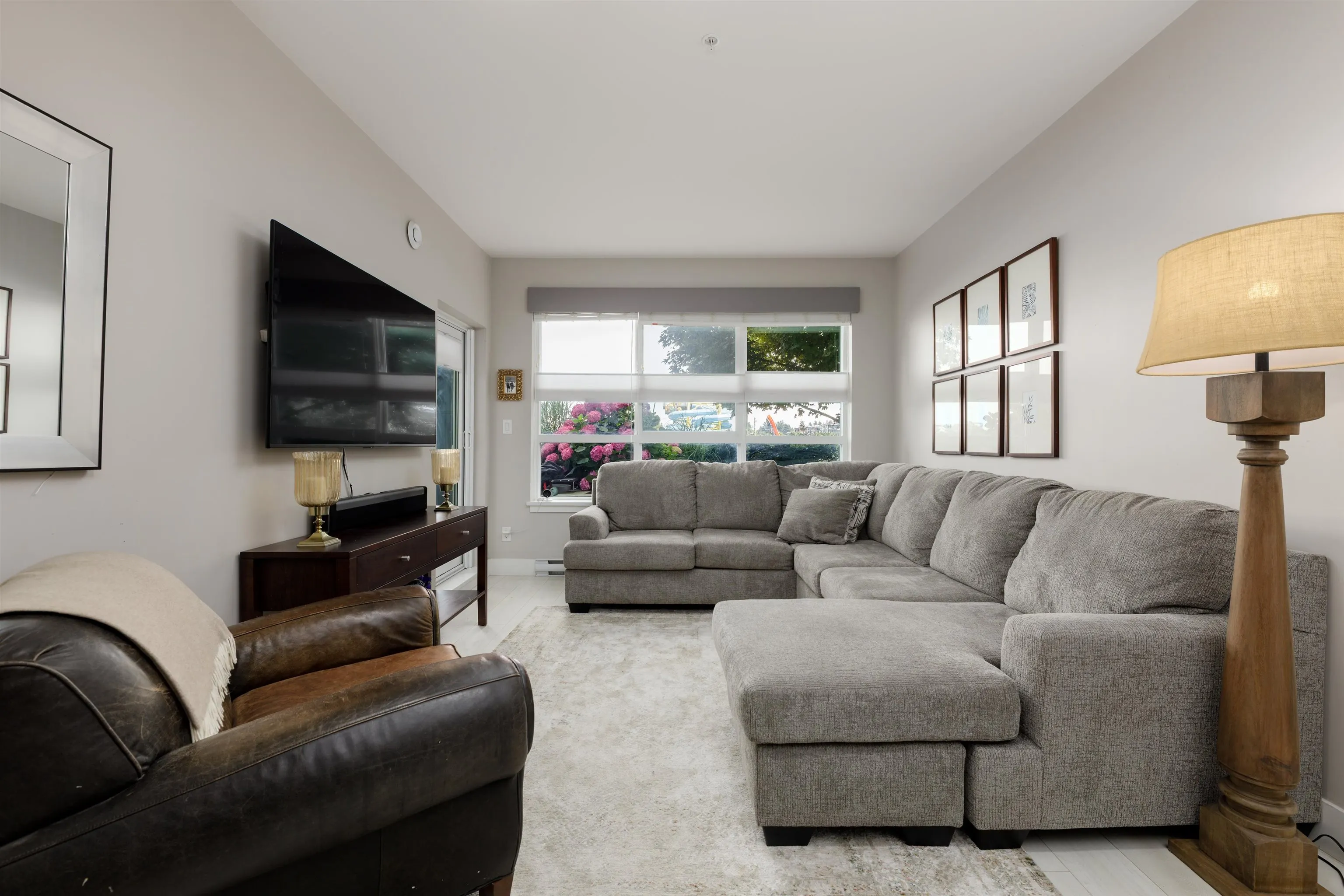 122 4690 Hawk Lane