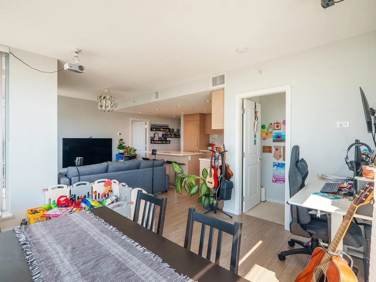 2708 6700 Dunblane Avenue