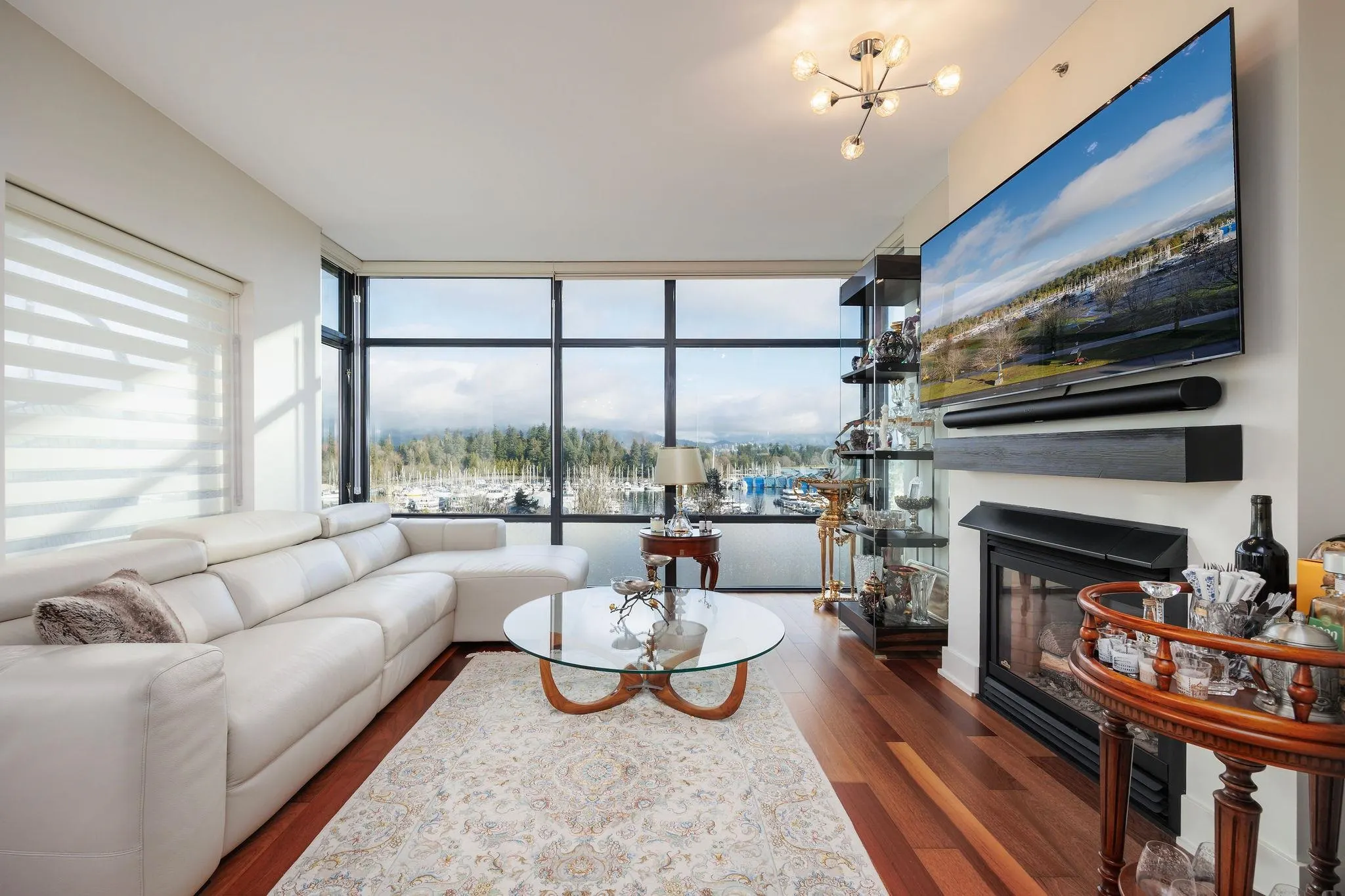 700 1863 Alberni