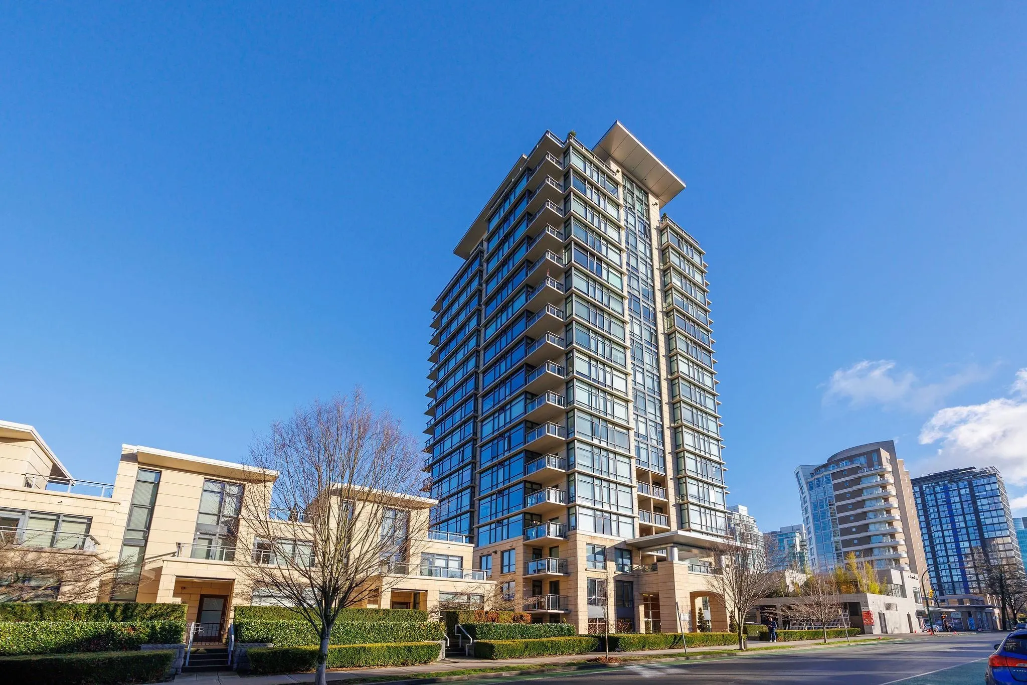700 1863 Alberni