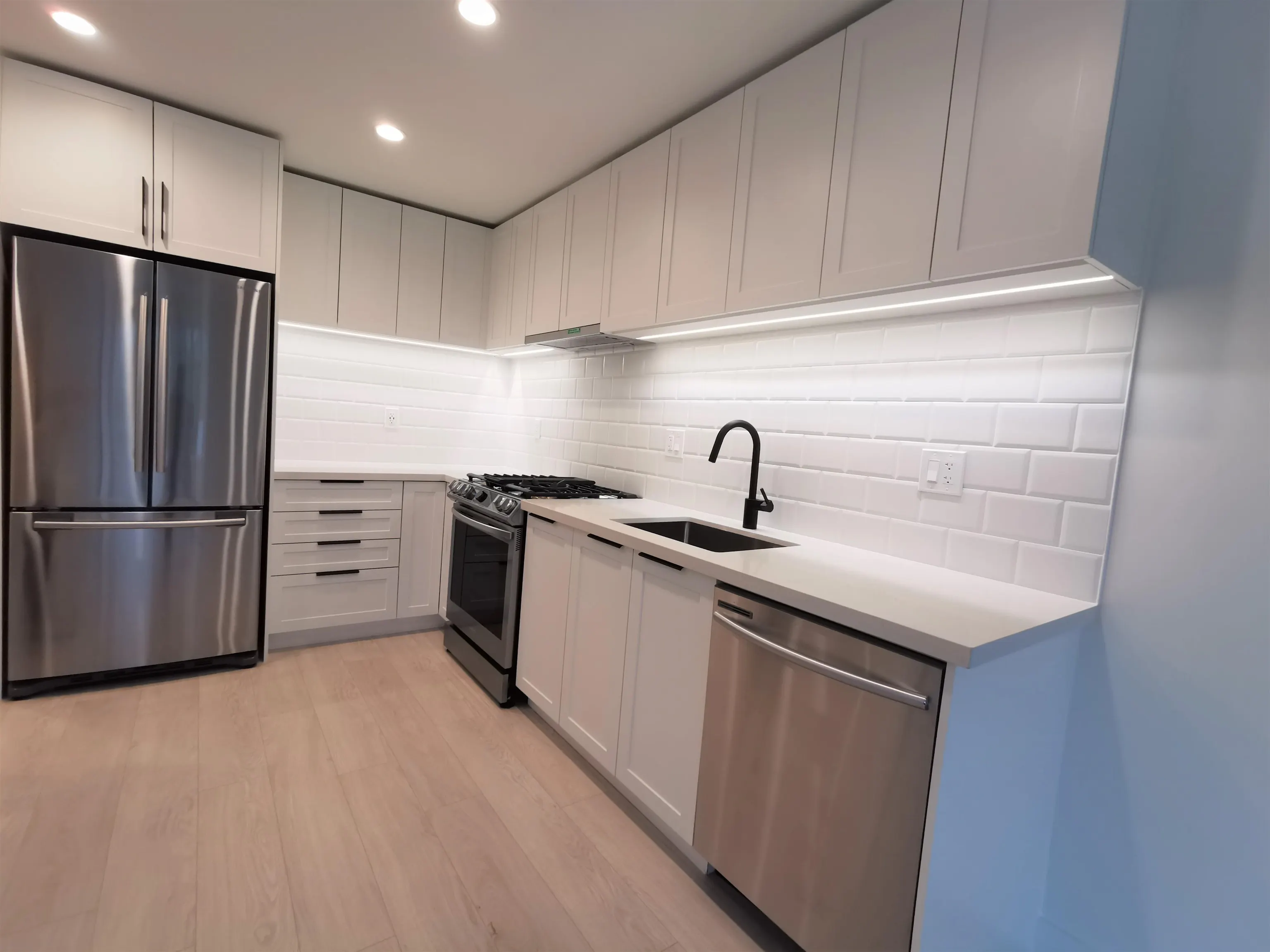 104 3038 St George Street