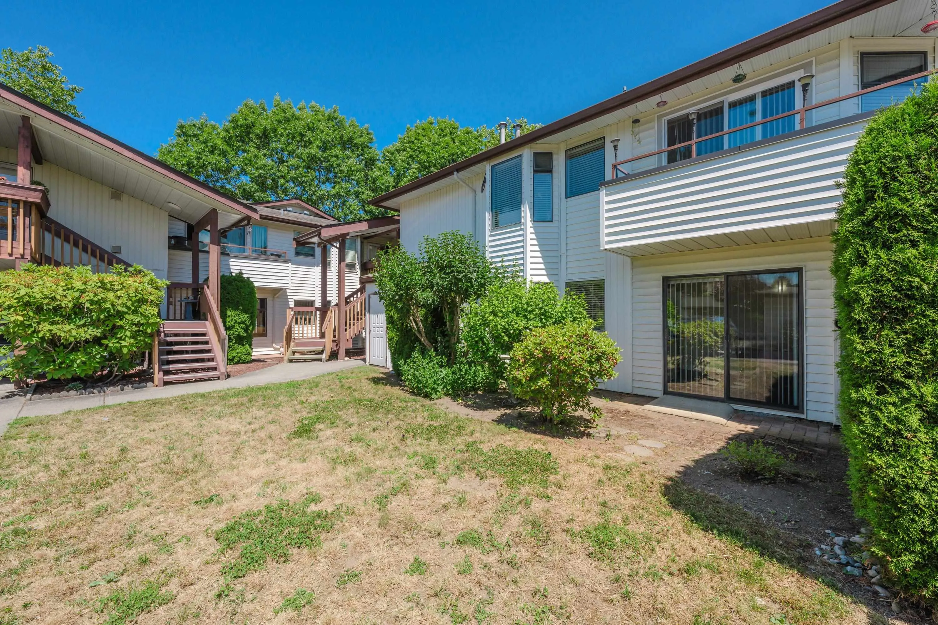 111 15153 98 Avenue