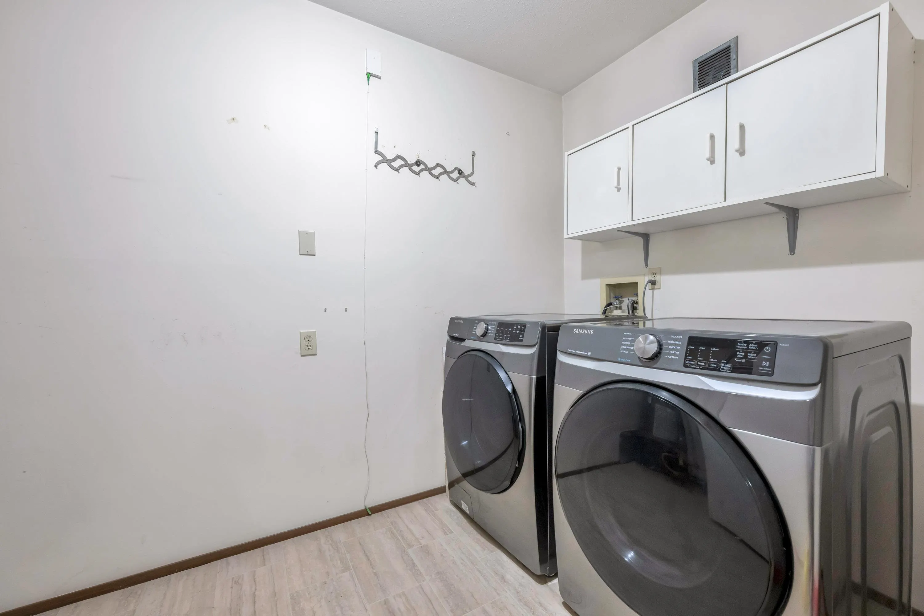 111 15153 98 Avenue