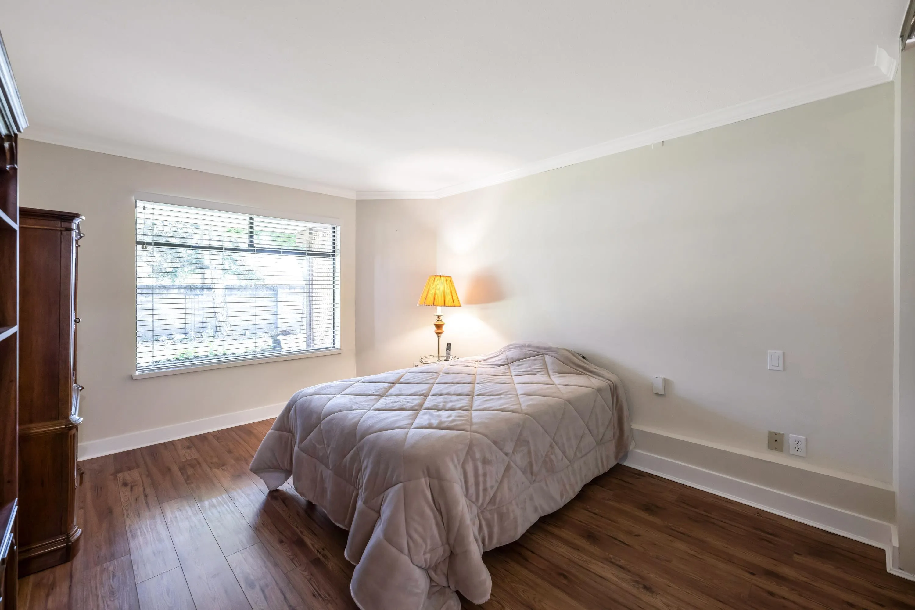 111 15153 98 Avenue