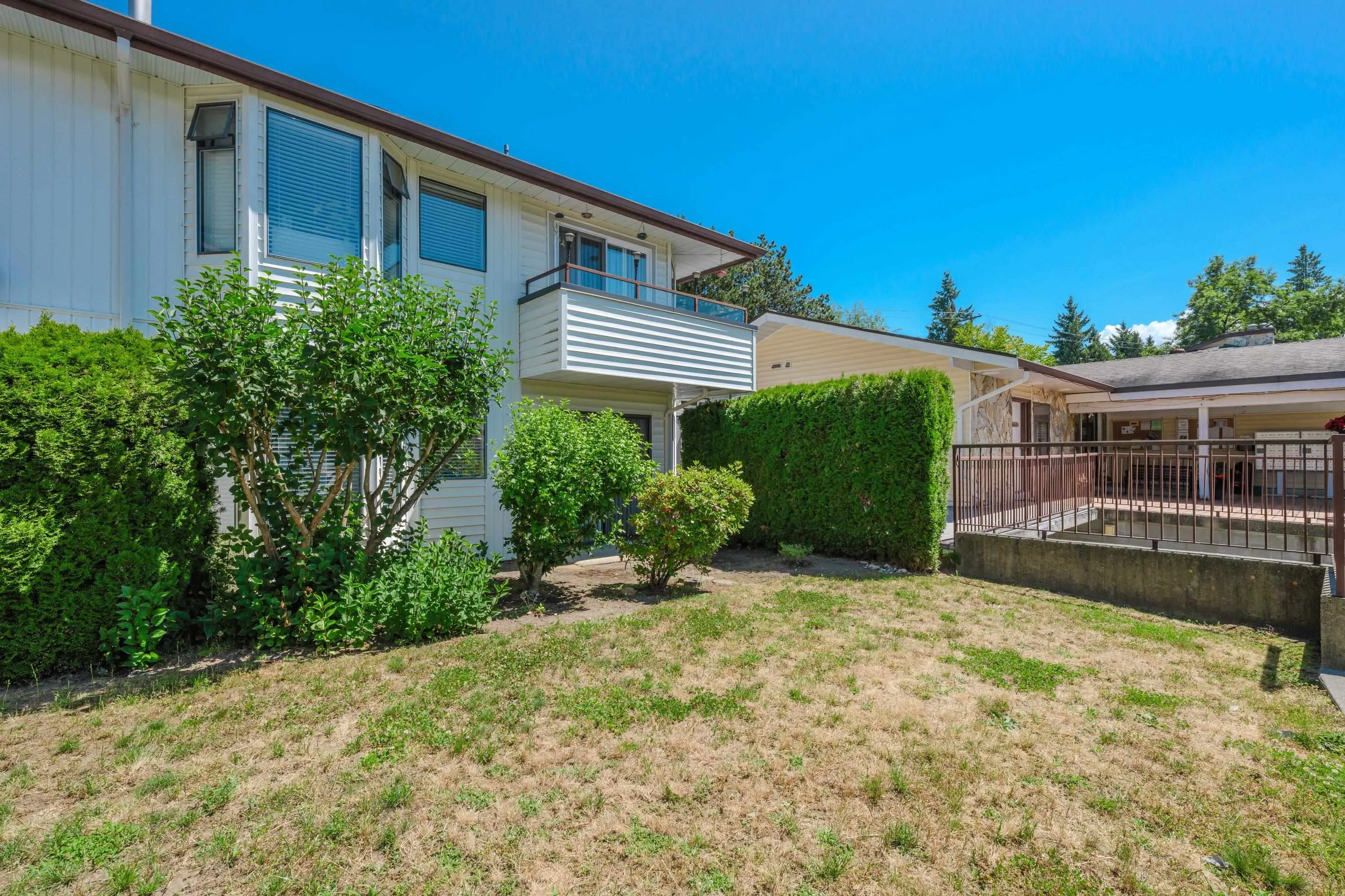 111 15153 98 Avenue