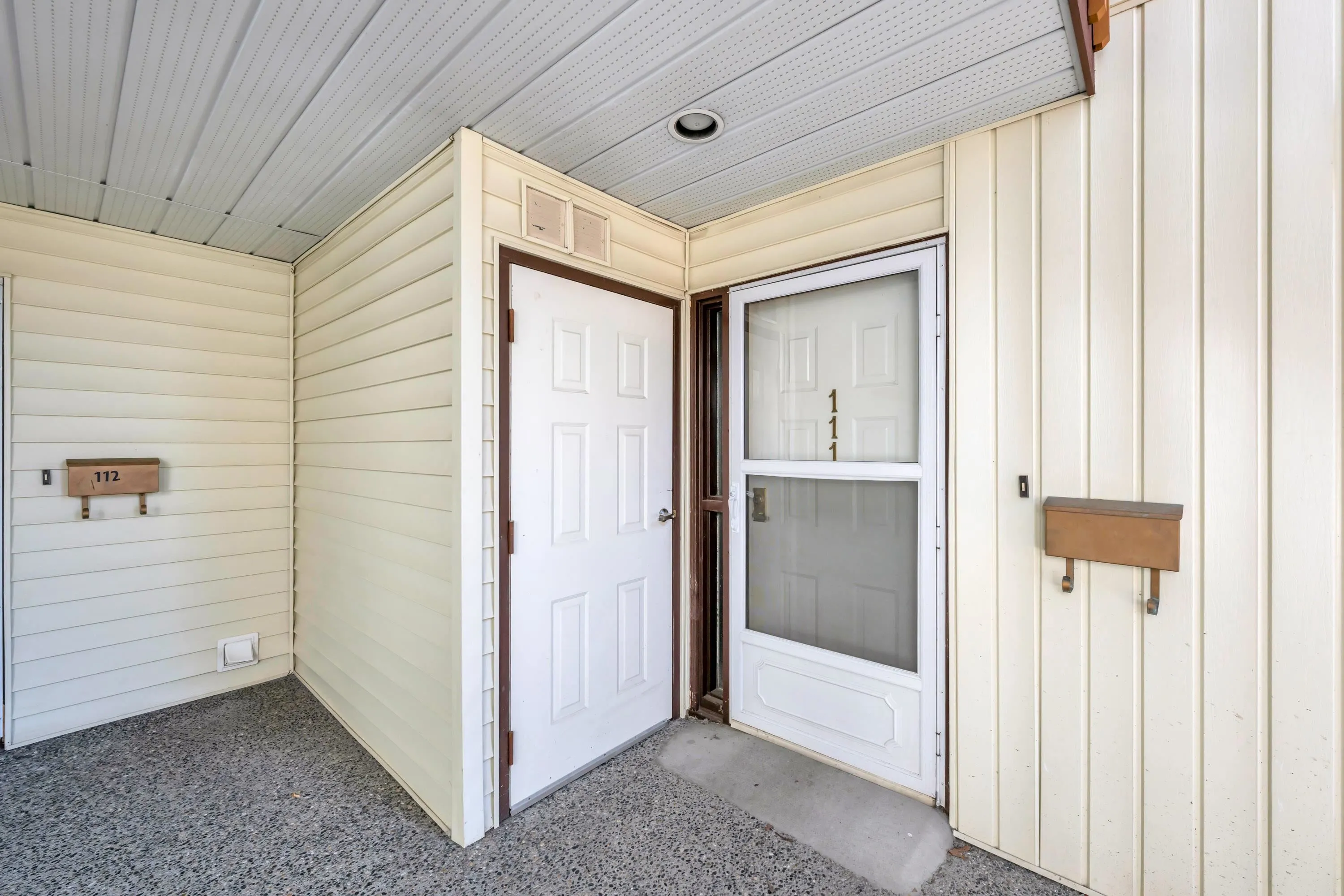 111 15153 98 Avenue
