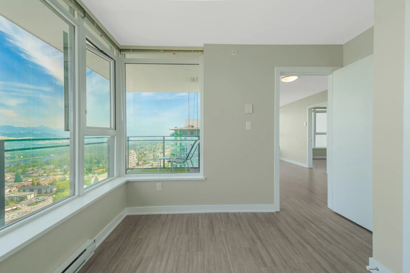4105 4900 Lennox Lane