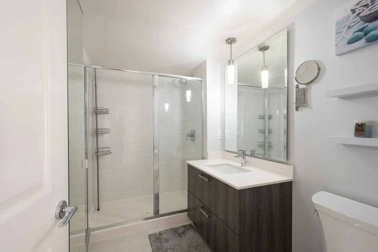 407 160 Shoreline Circle