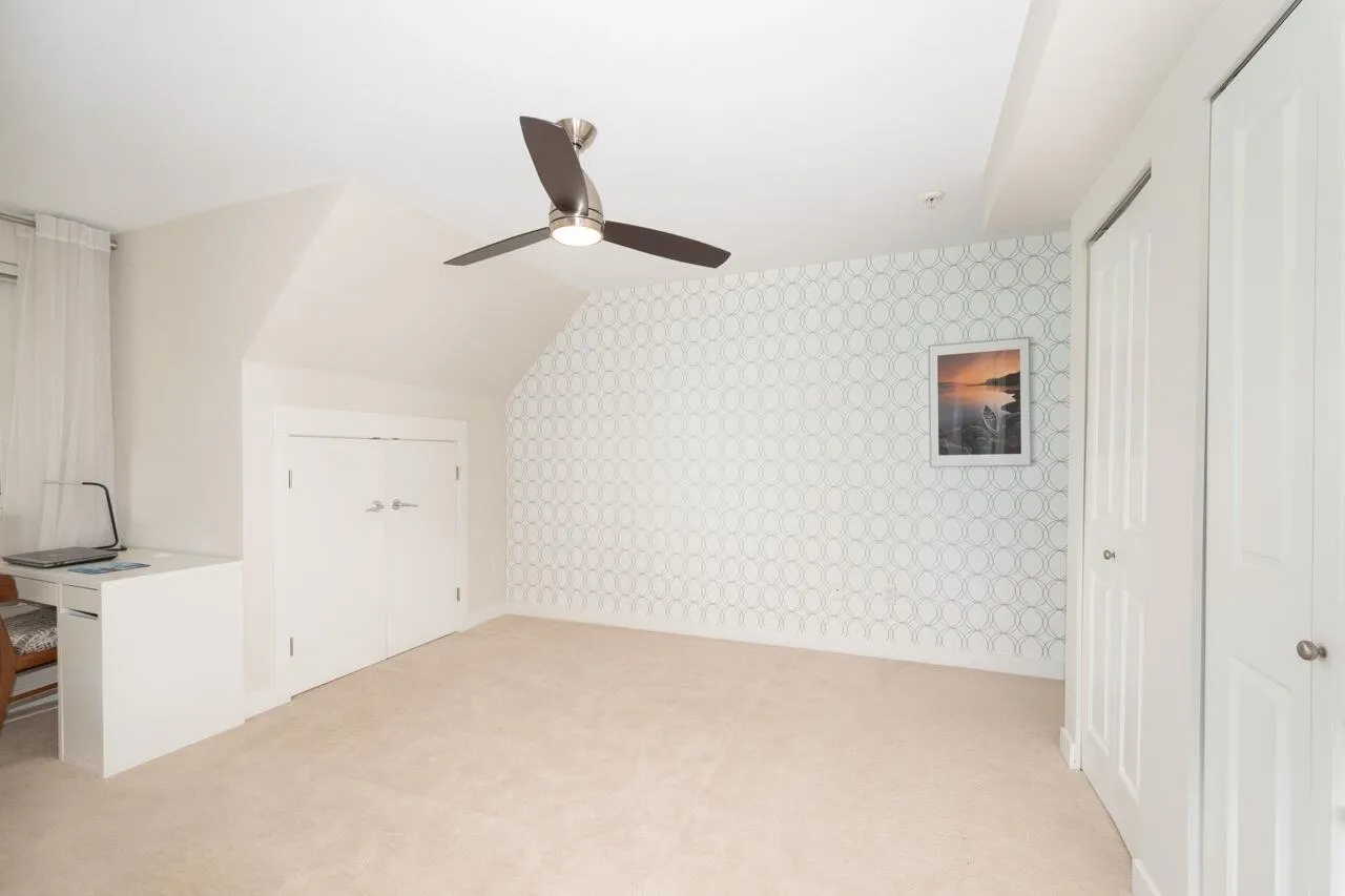 407 160 Shoreline Circle
