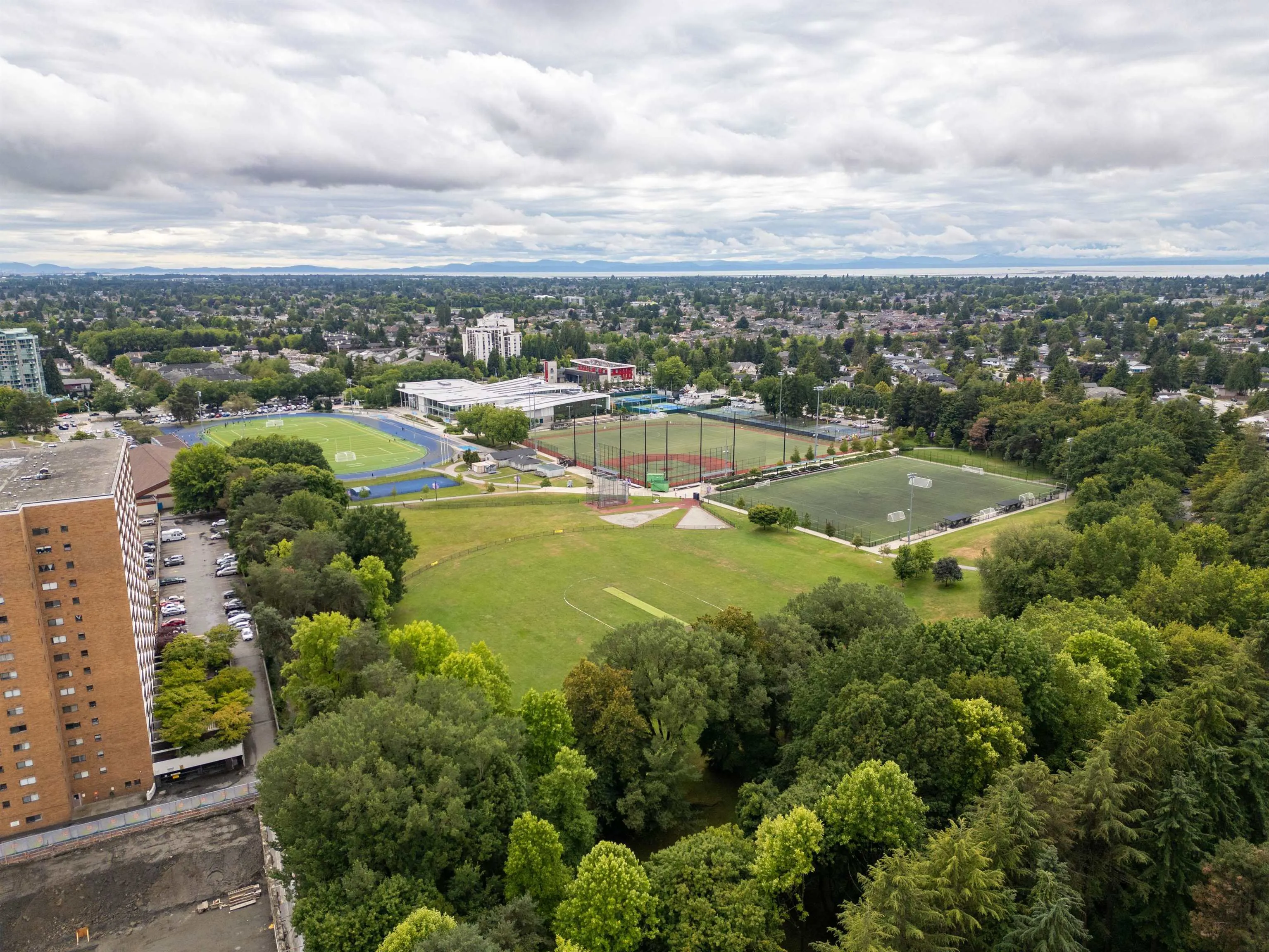 403 6631 Minoru Boulevard