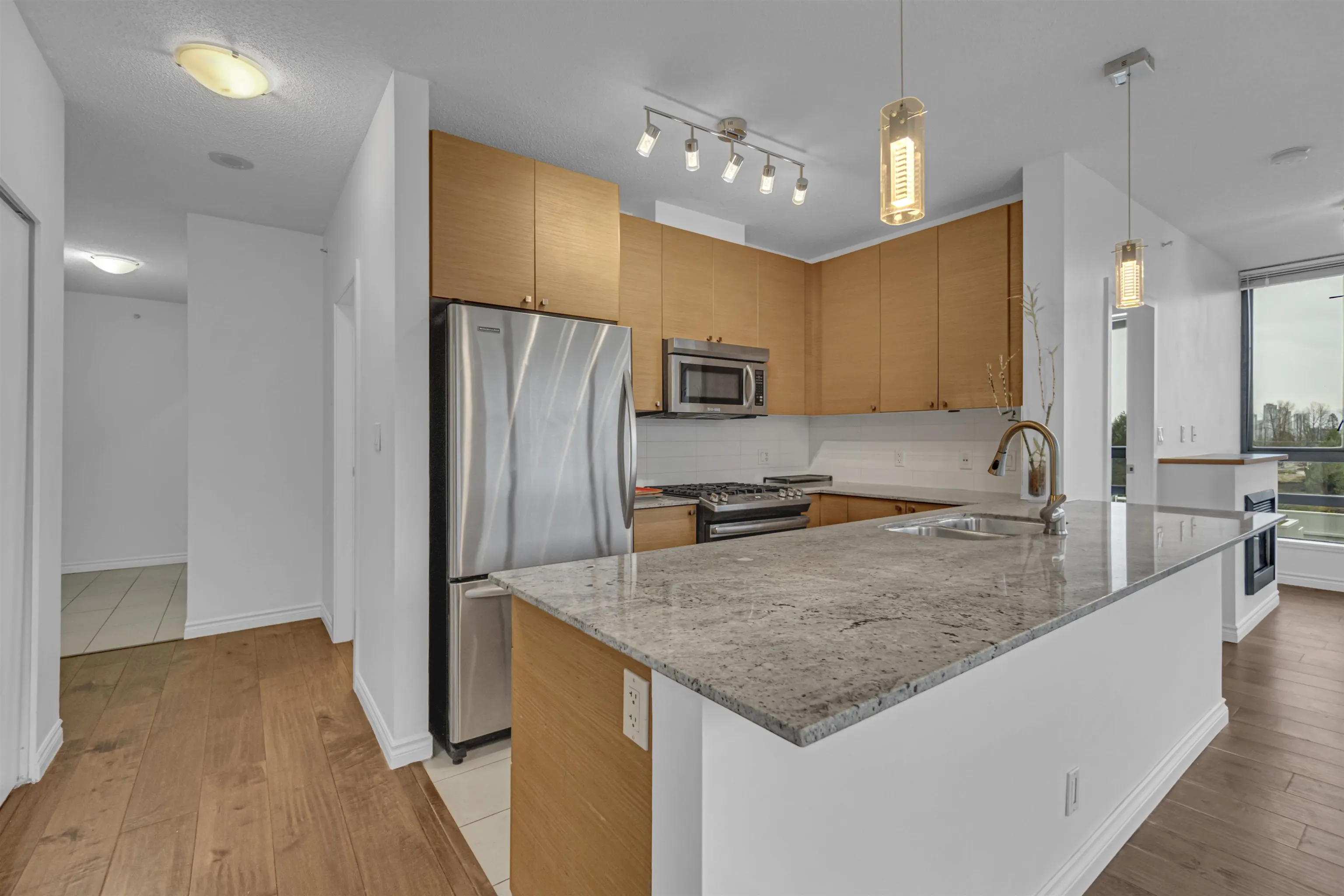 1602 400 Capilano Road