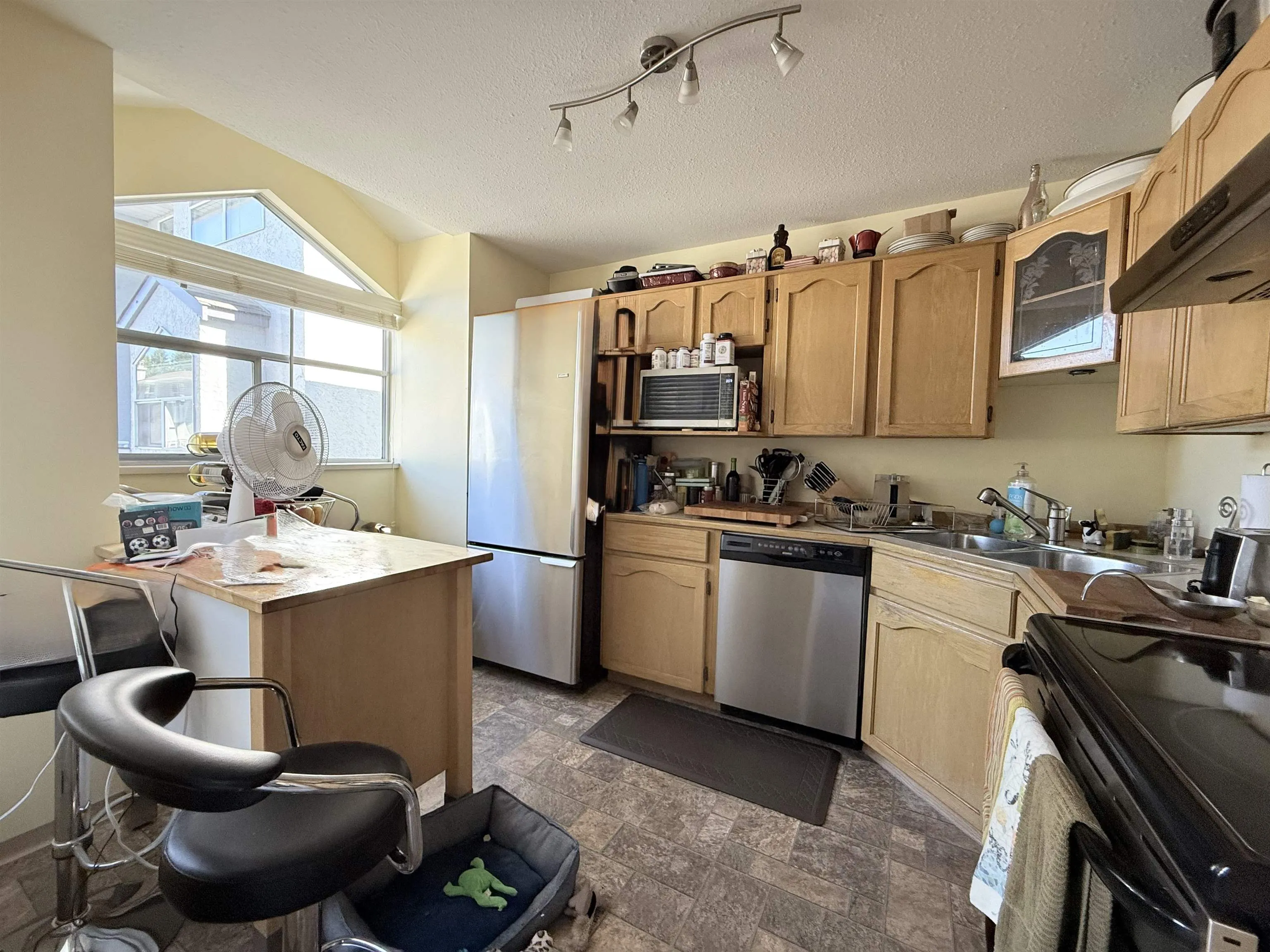 22 3476 Coast Meridian Road