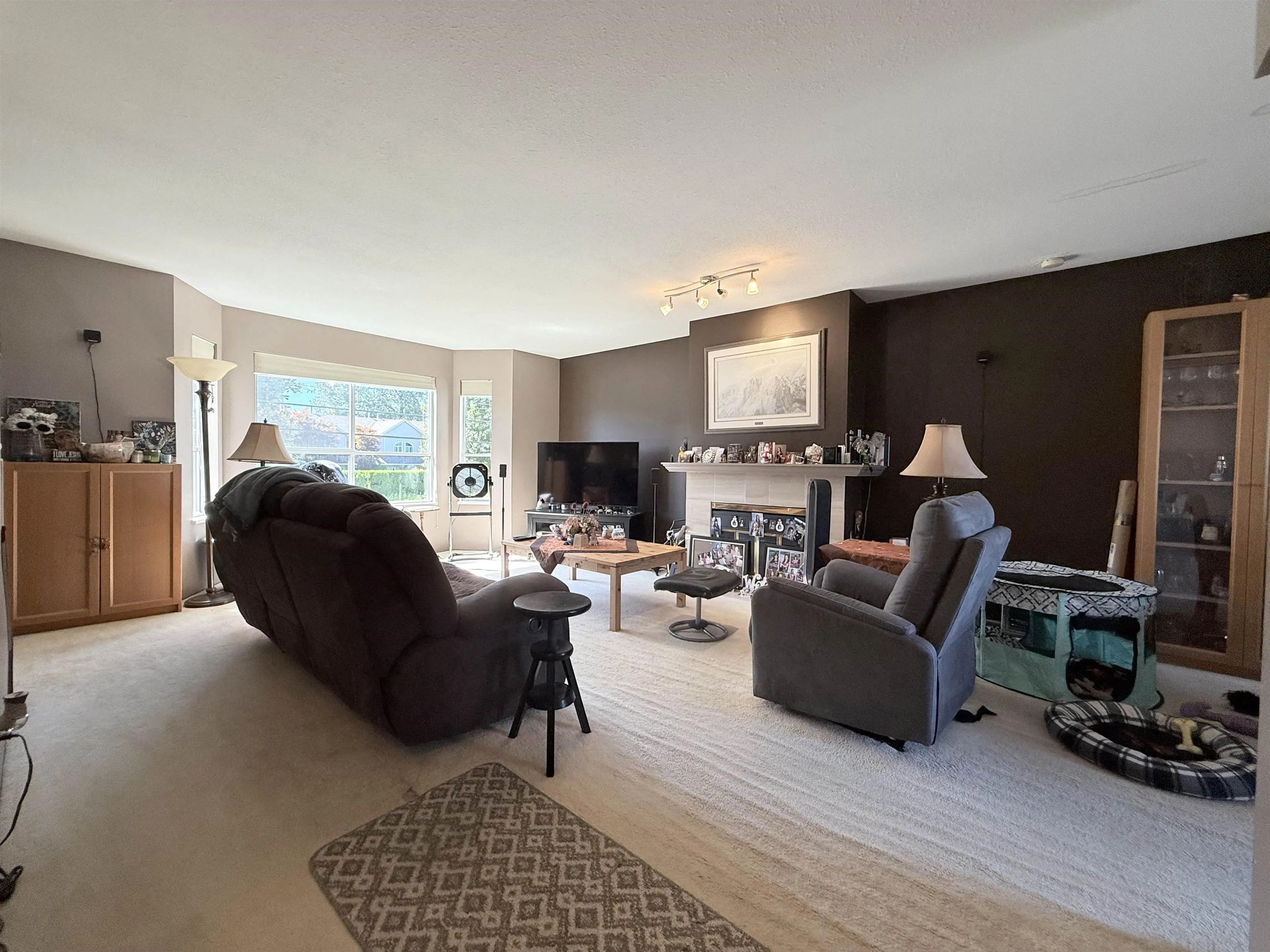 22 3476 Coast Meridian Road