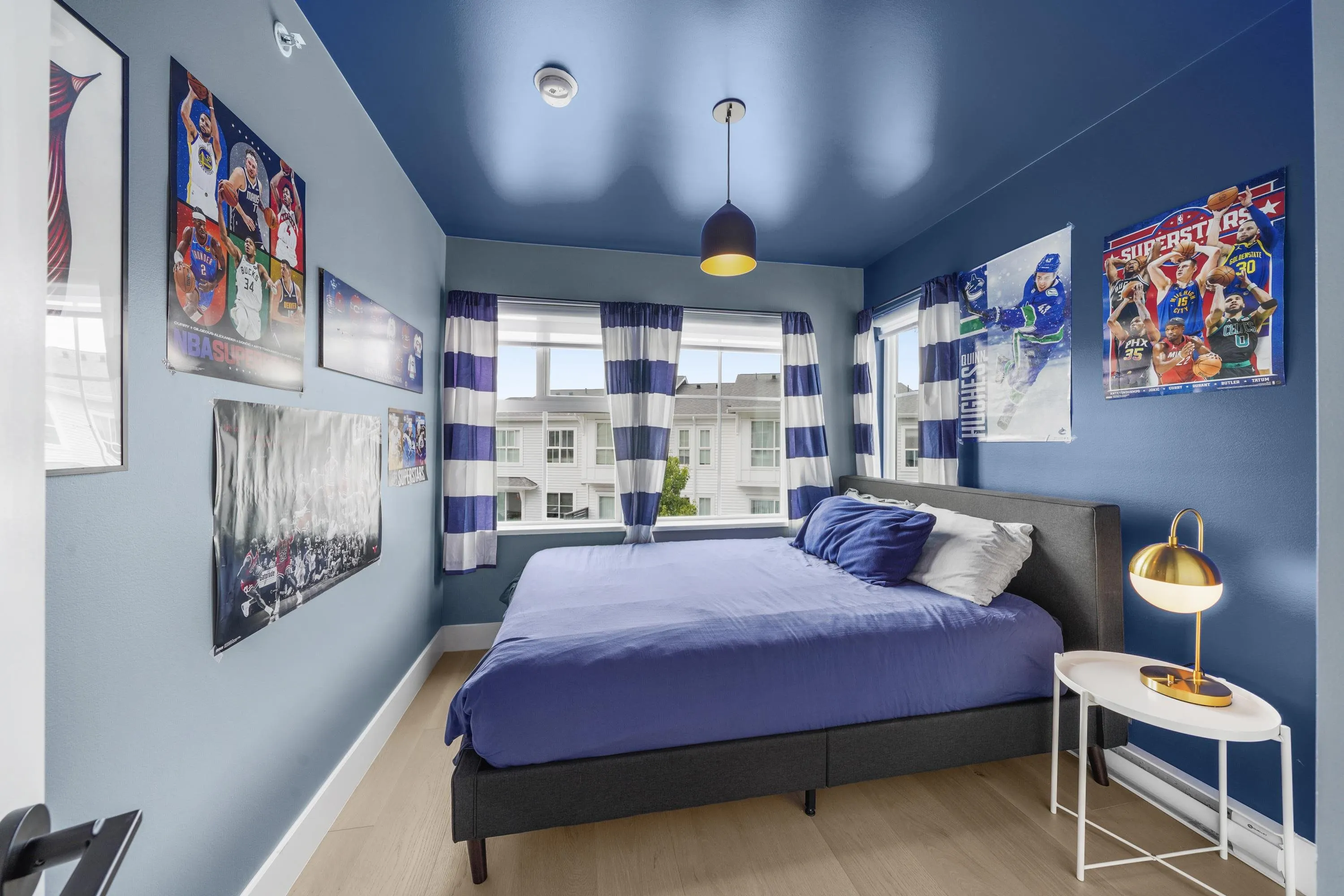 13 4638 Orca Way