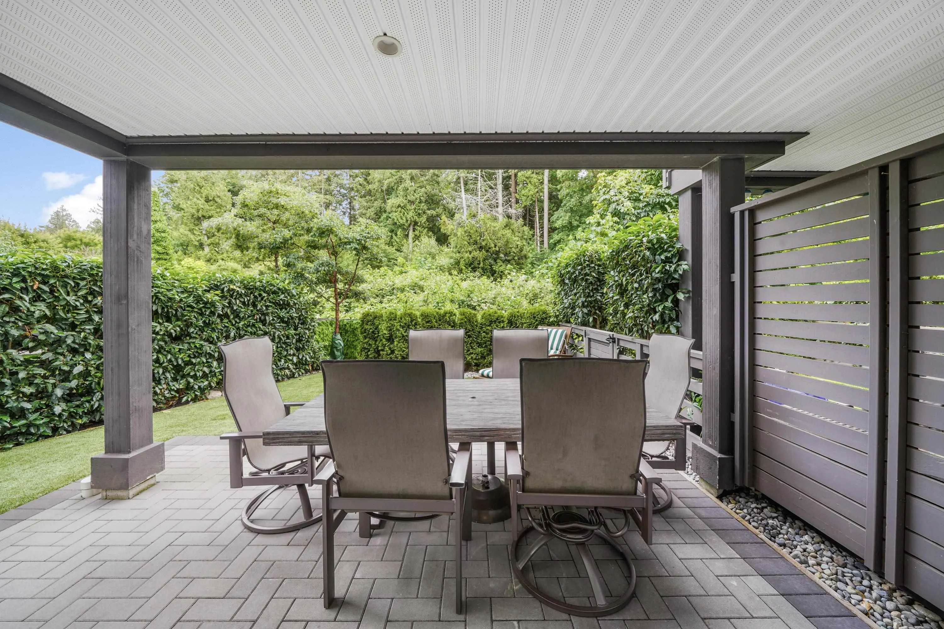 13 4638 Orca Way