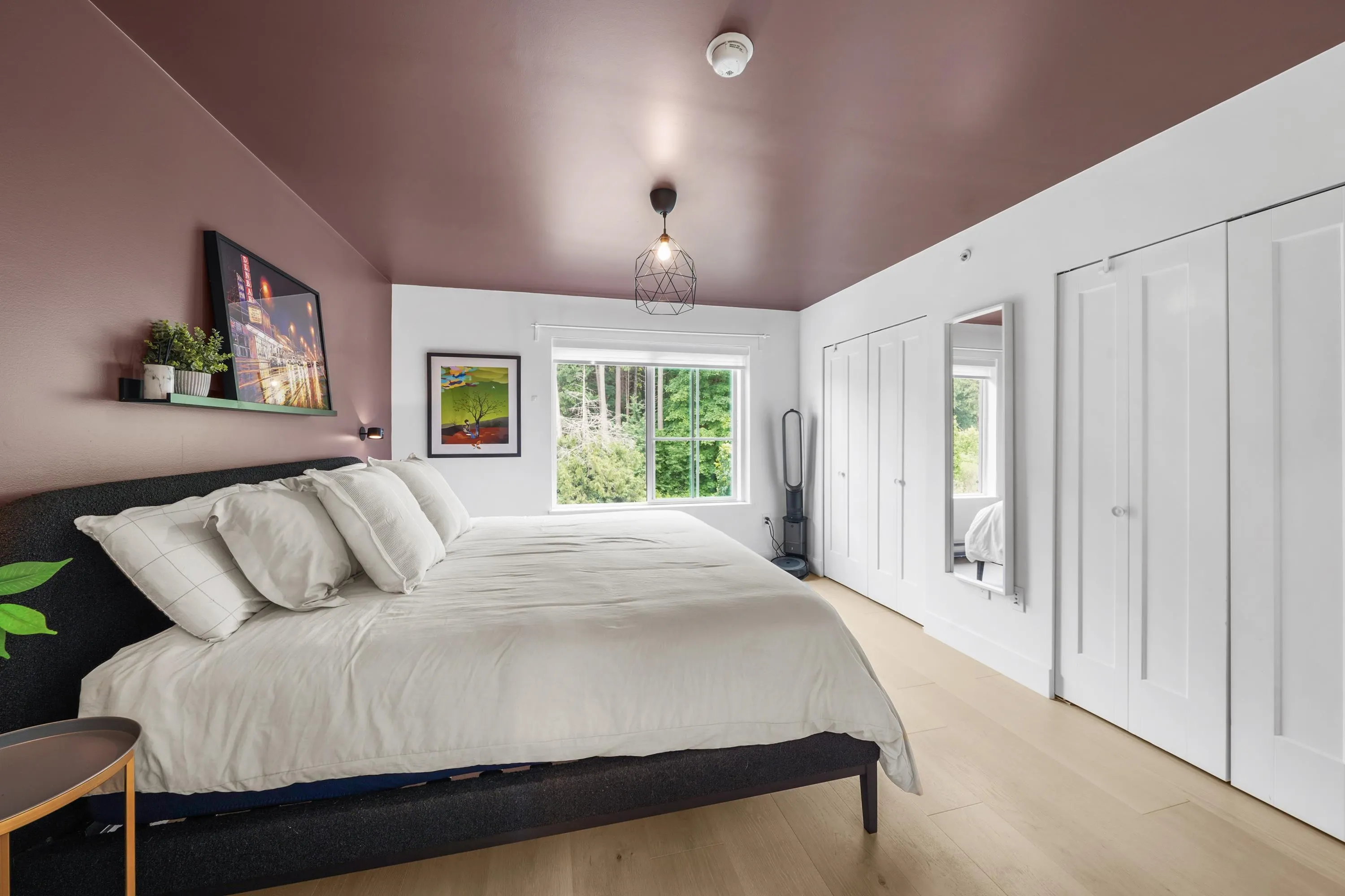 13 4638 Orca Way