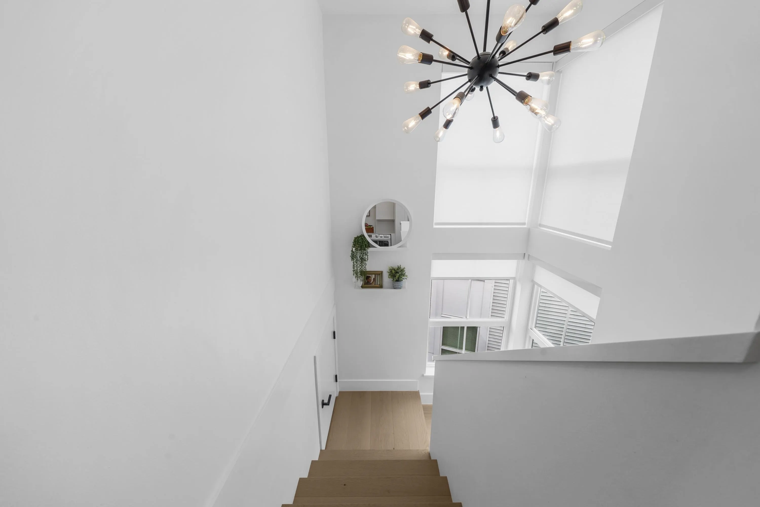 13 4638 Orca Way