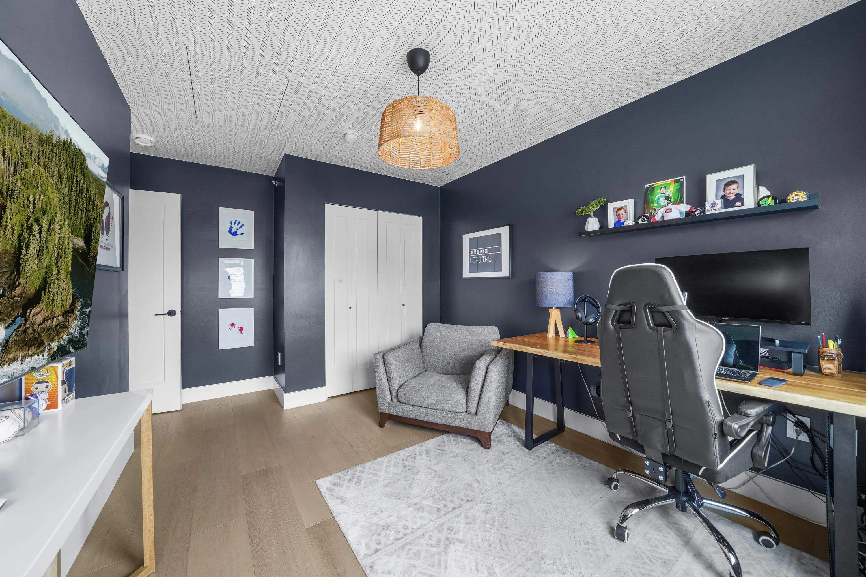 13 4638 Orca Way