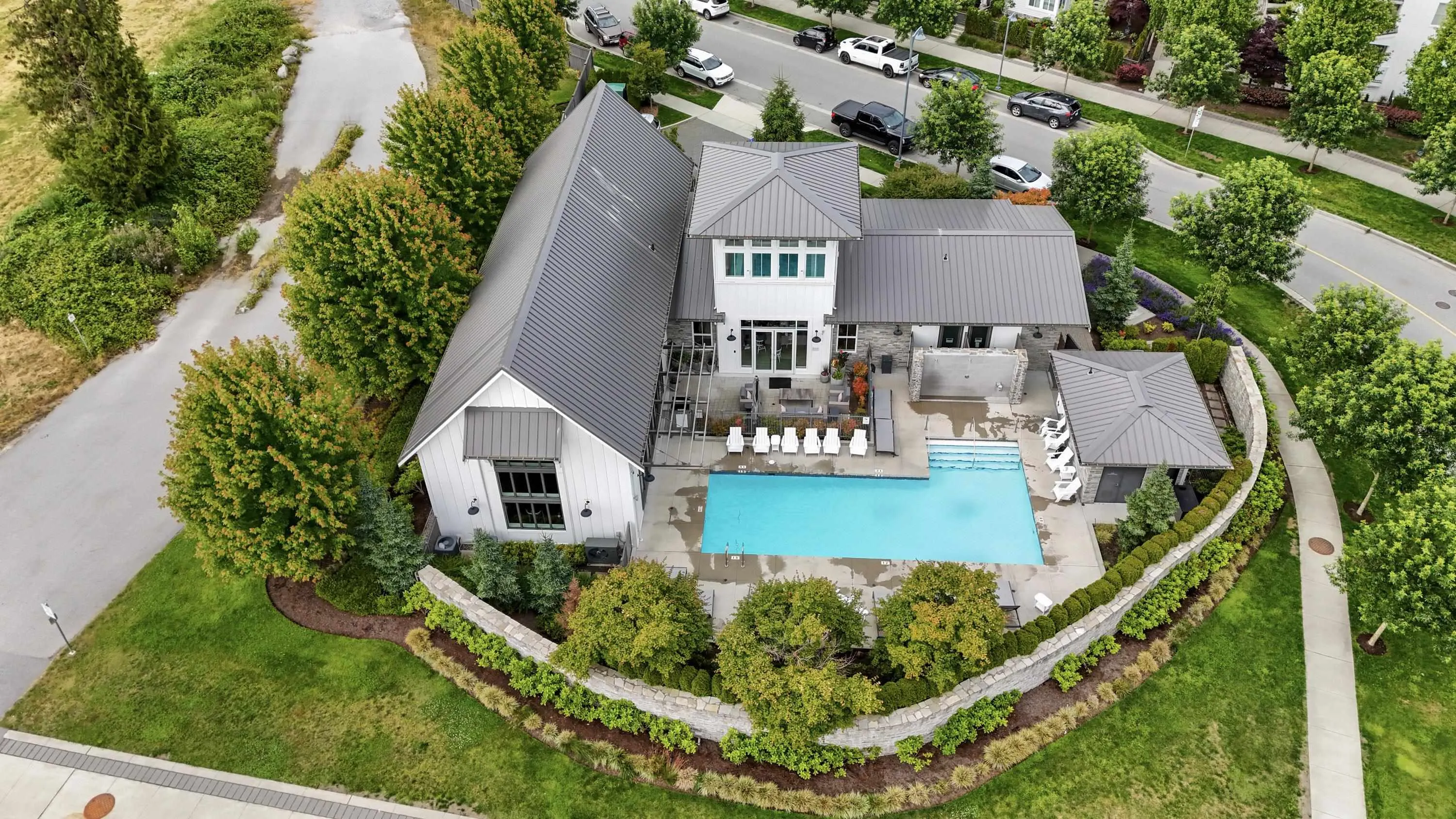 13 4638 Orca Way