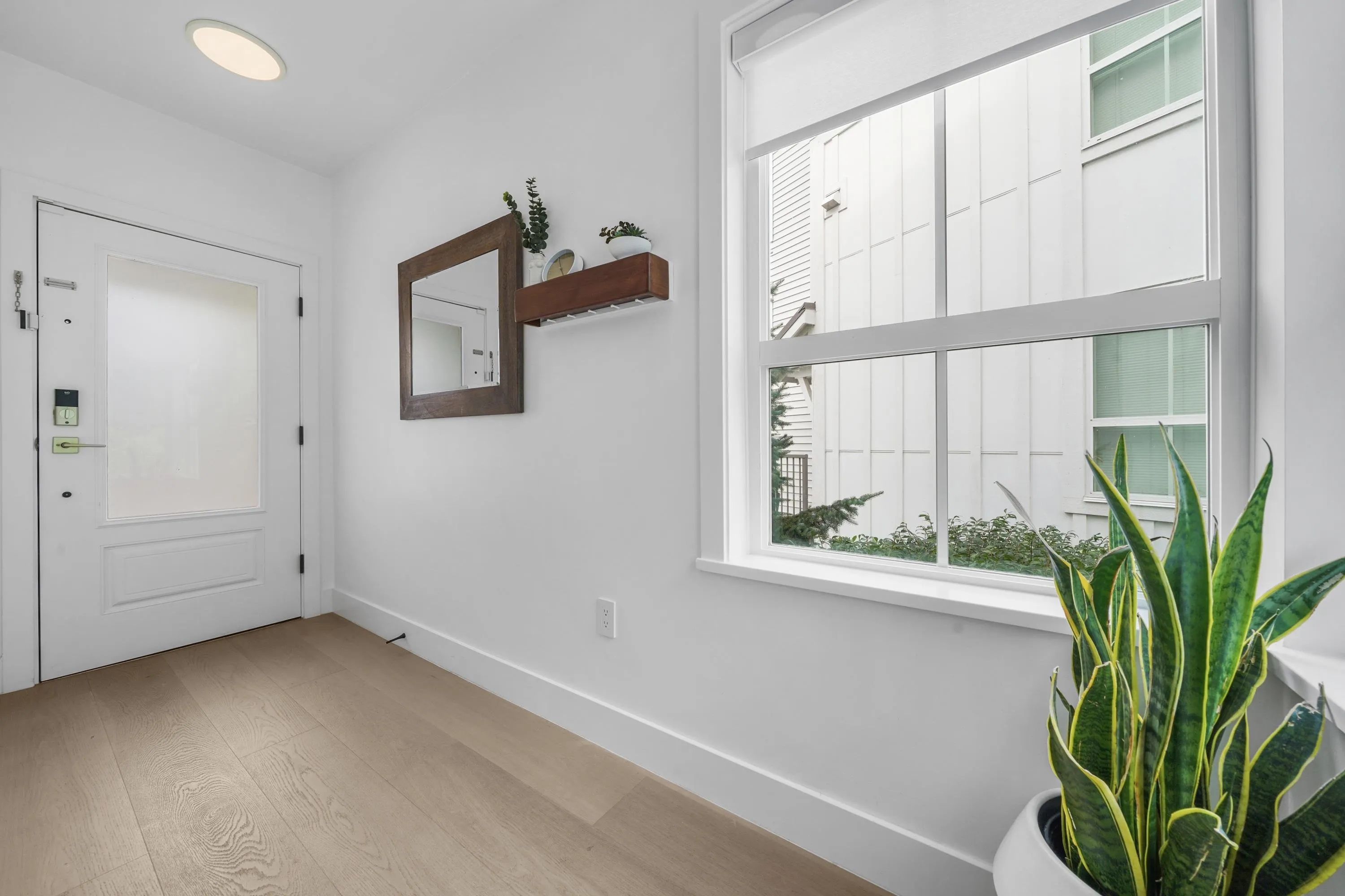 13 4638 Orca Way