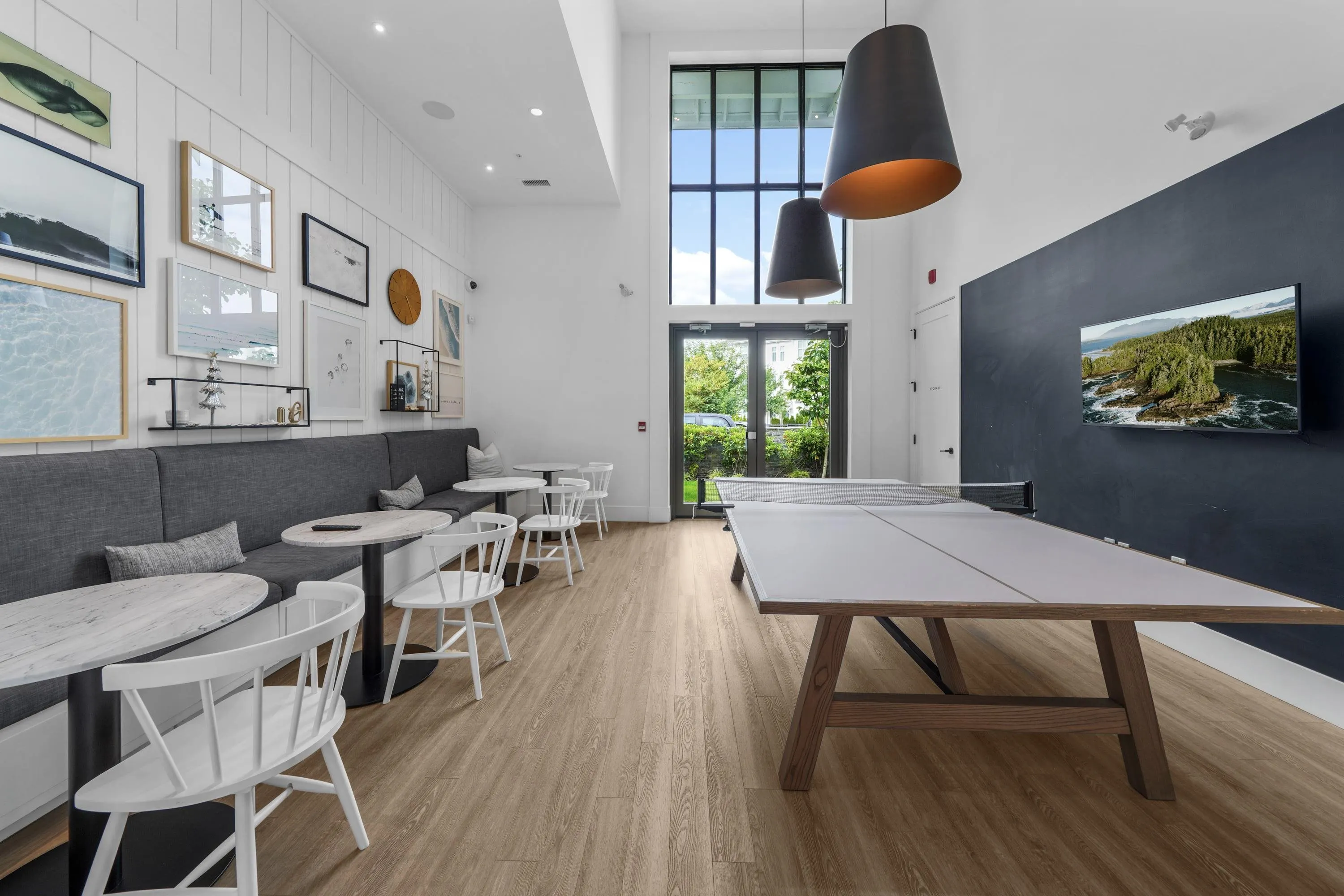 13 4638 Orca Way