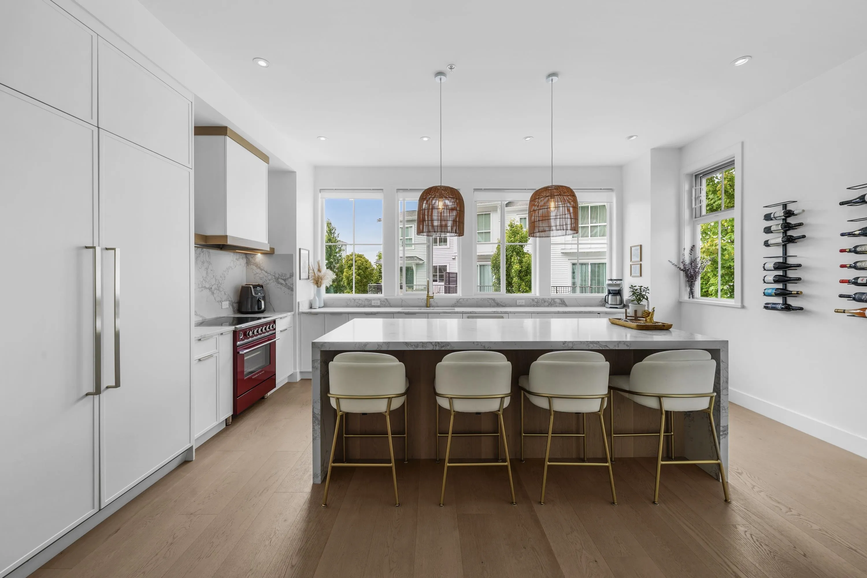 13 4638 Orca Way
