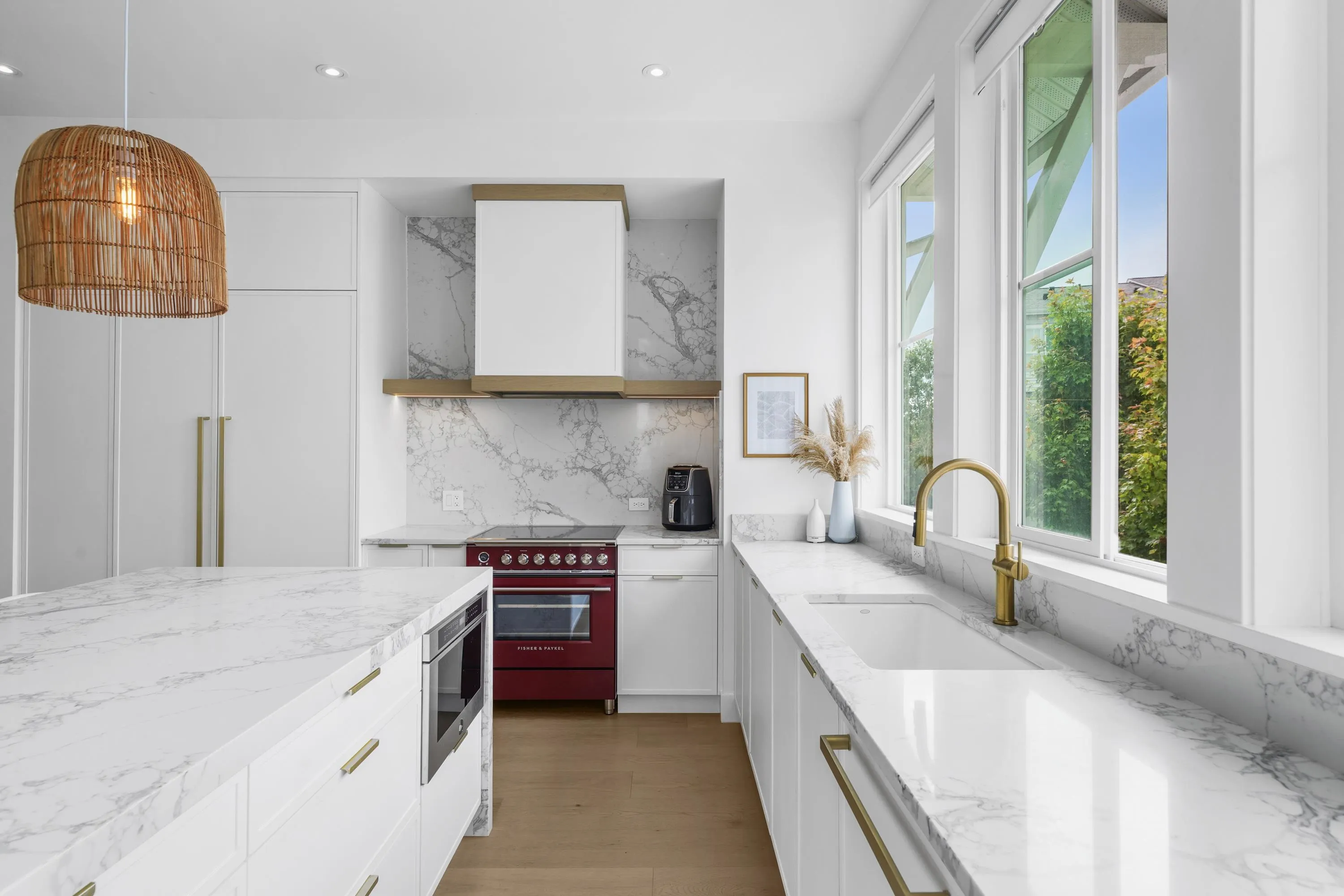 13 4638 Orca Way
