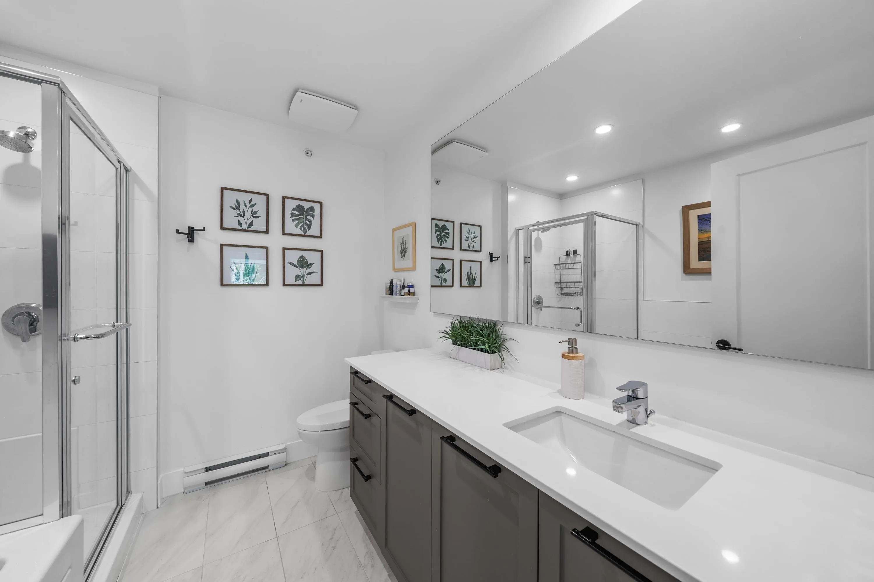 13 4638 Orca Way