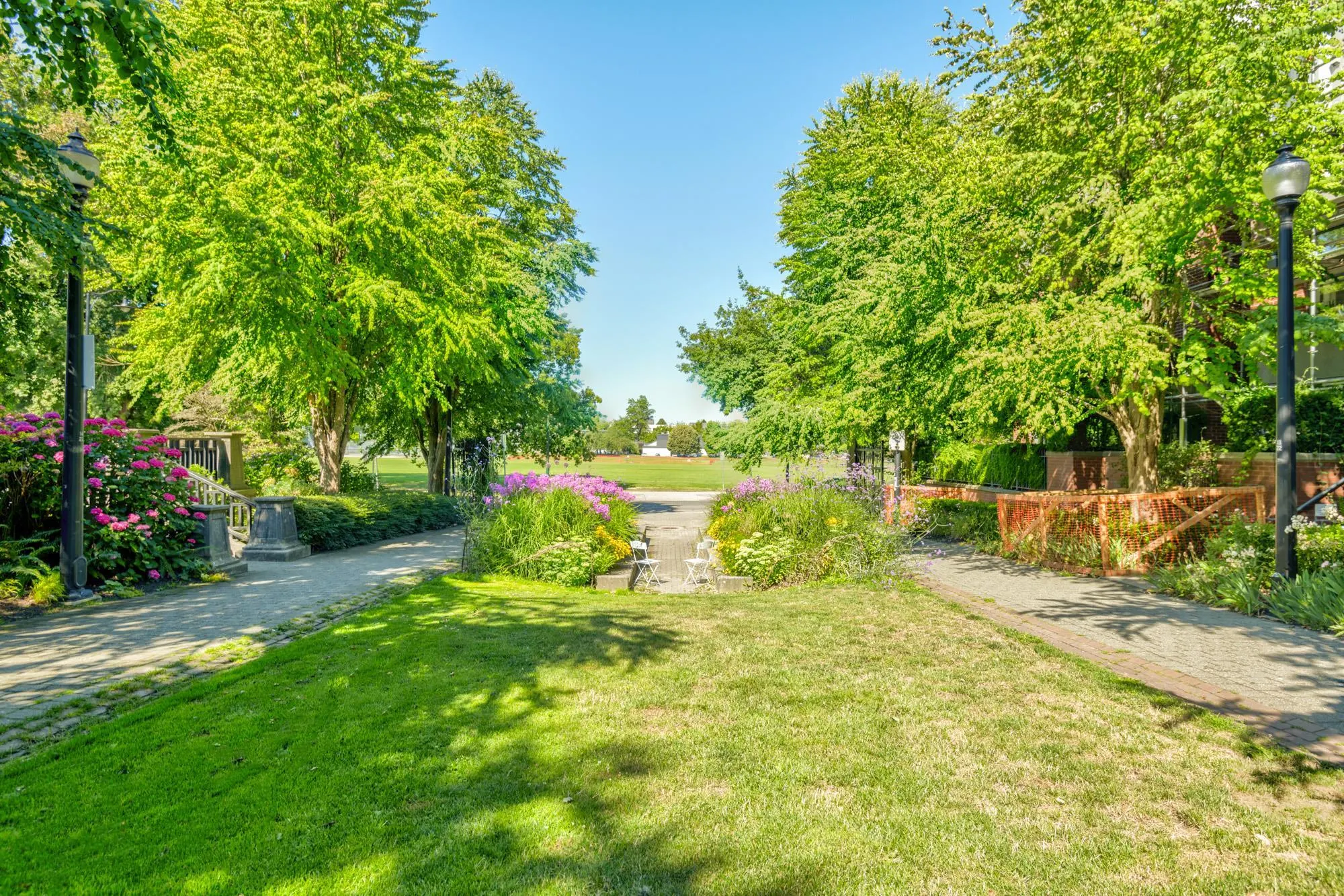 307 2288 Marstrand Avenue