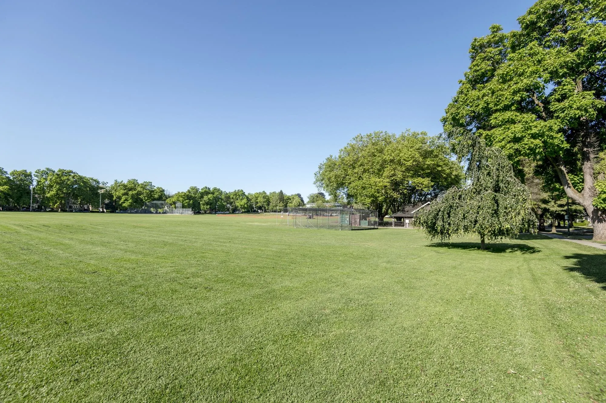 307 2288 Marstrand Avenue