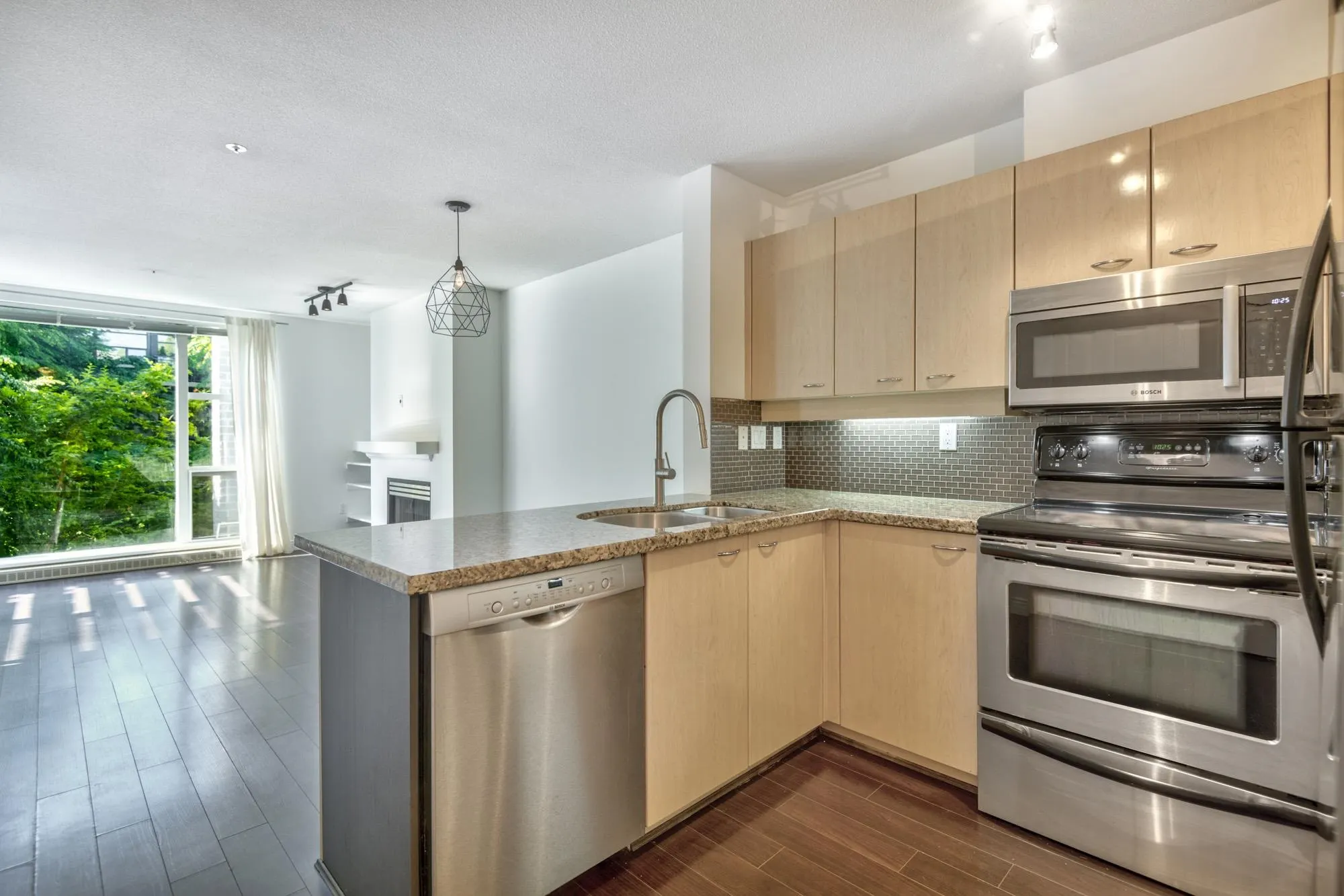 307 2288 Marstrand Avenue