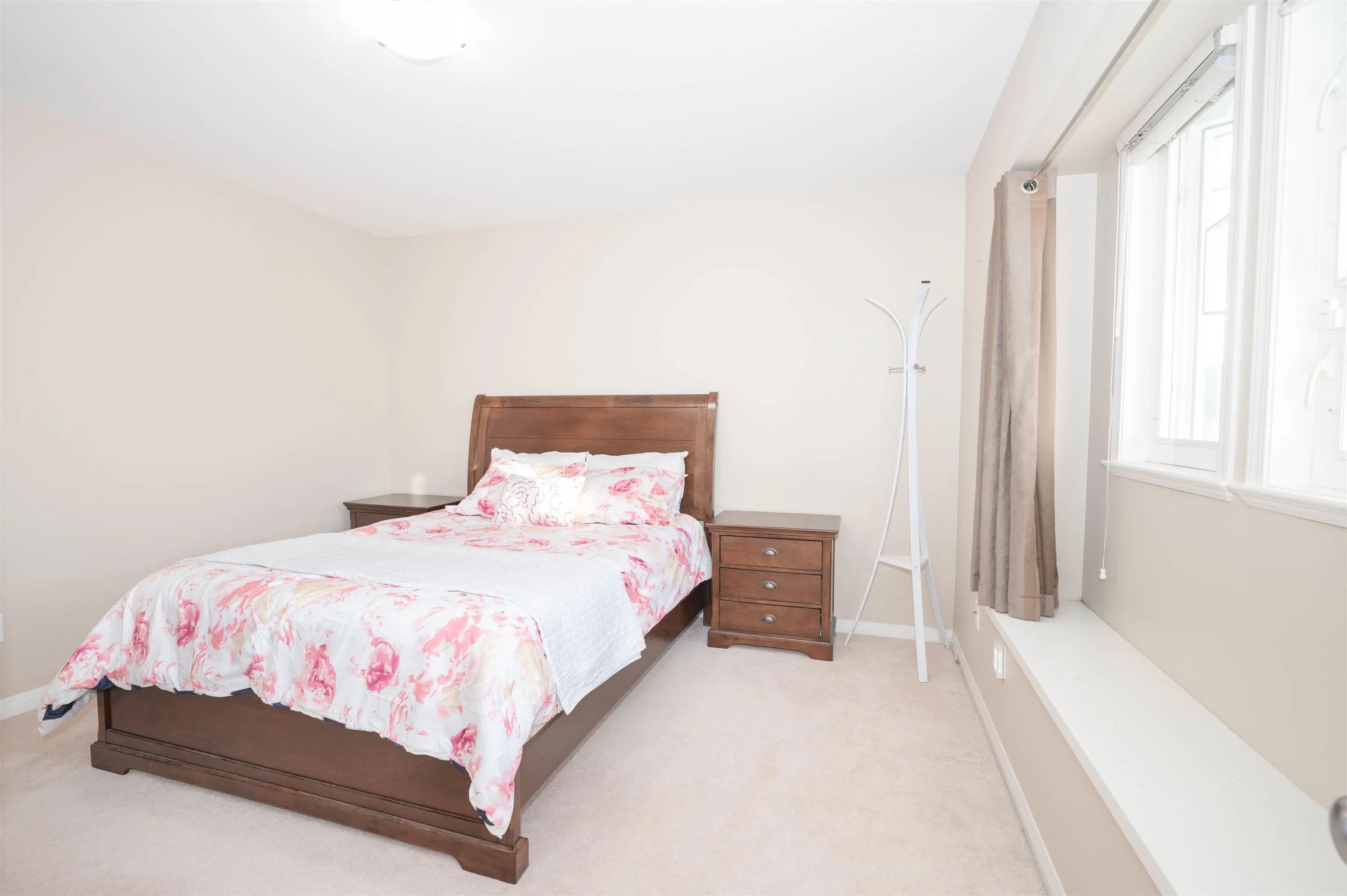 9382 Pauleshin Crescent