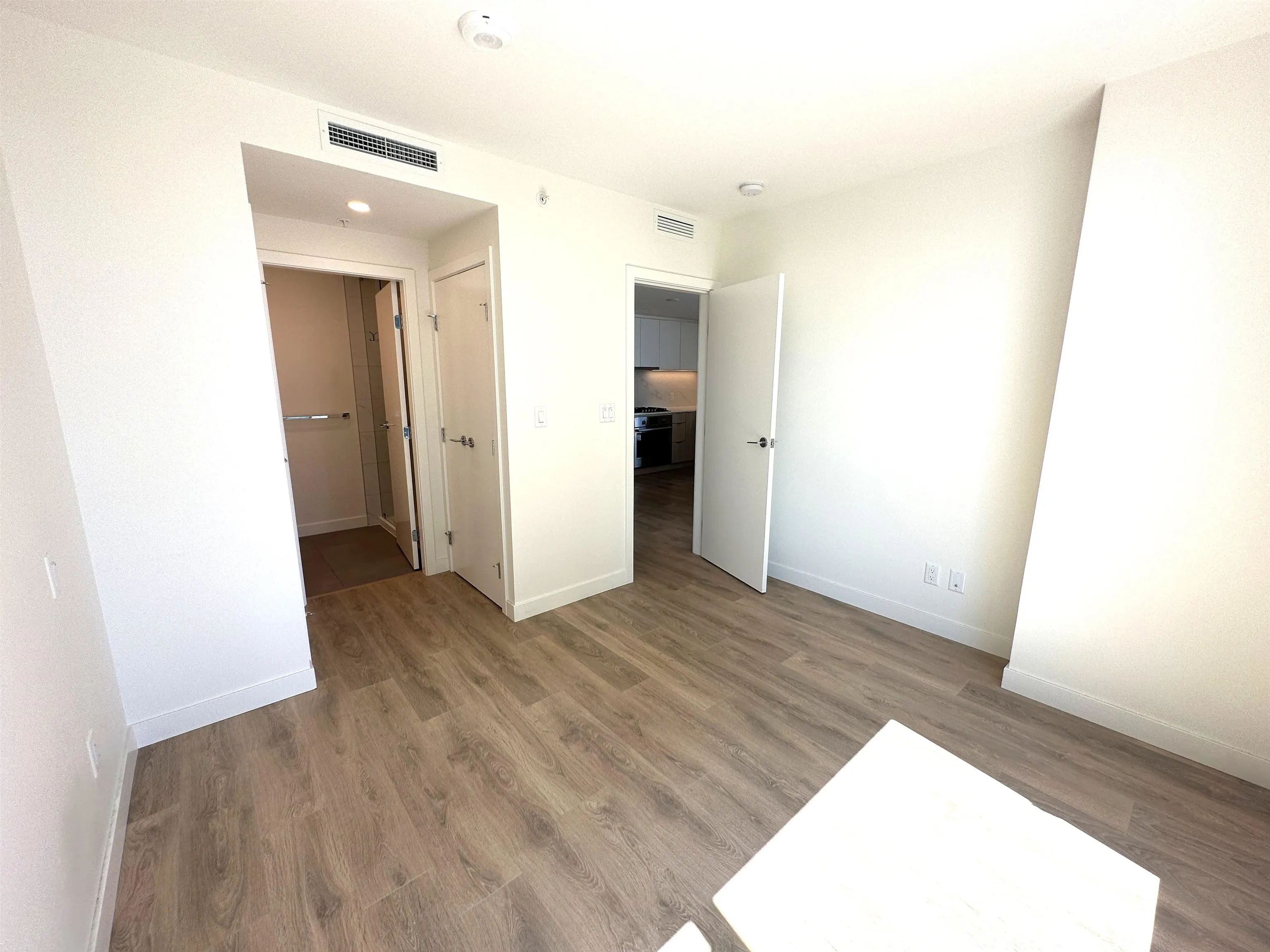 1204 318 Alderson Avenue