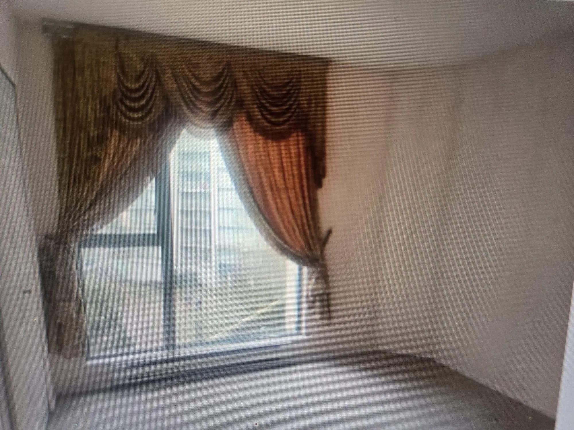 703 8246 Lansdowne Road
