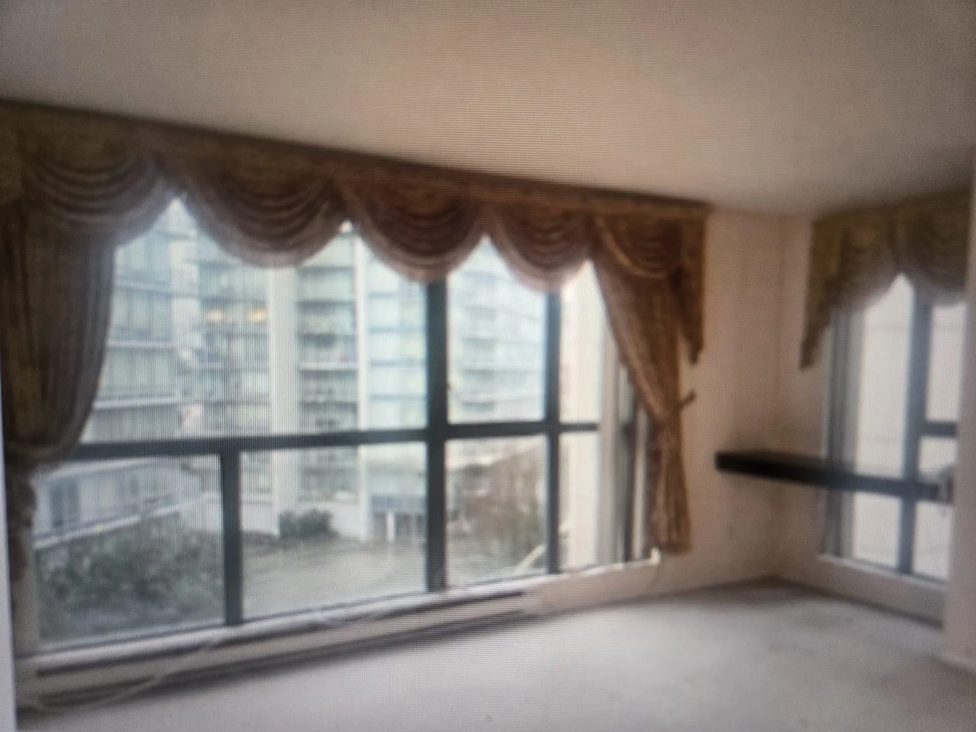 703 8246 Lansdowne Road