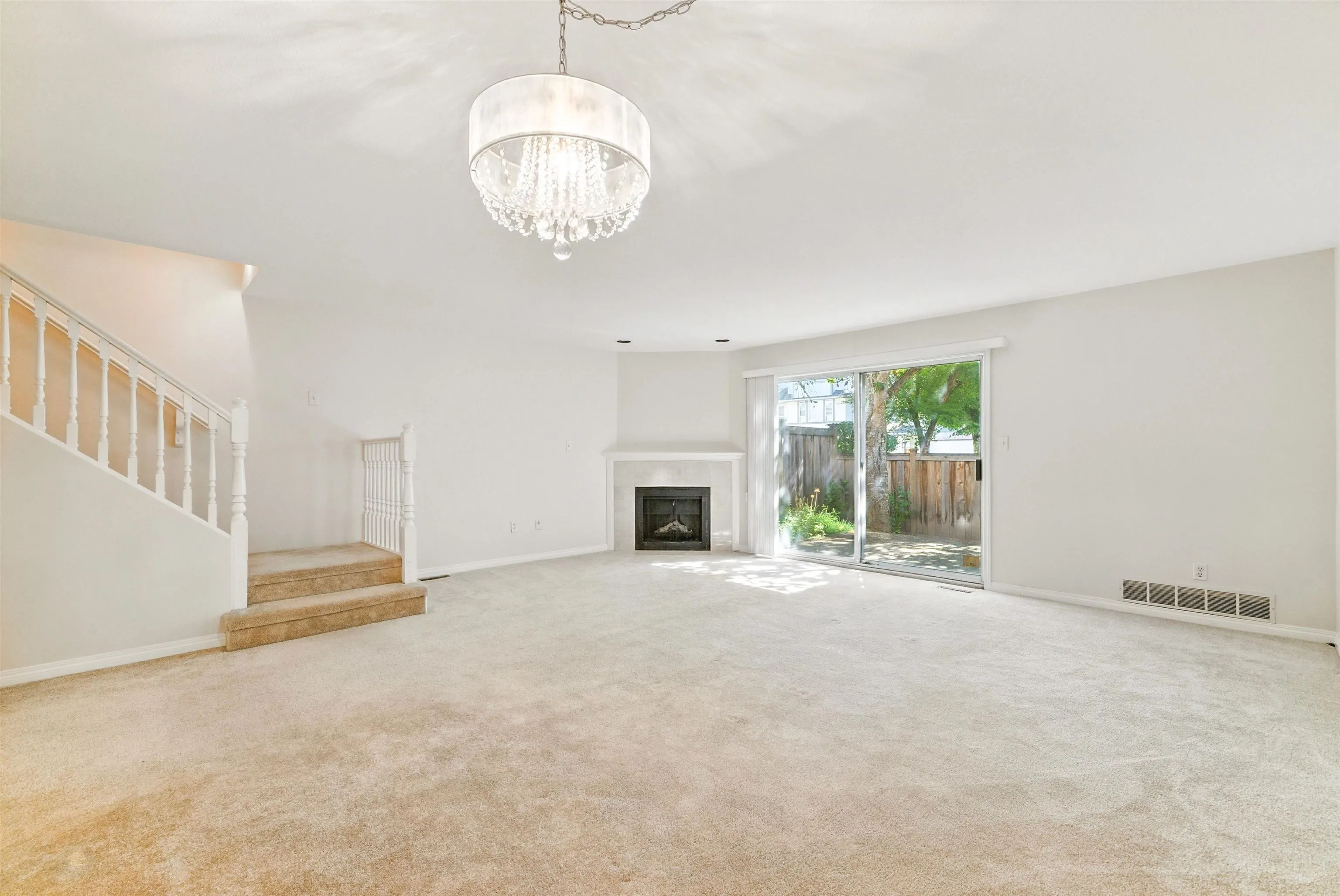 6 8031 General Currie Road