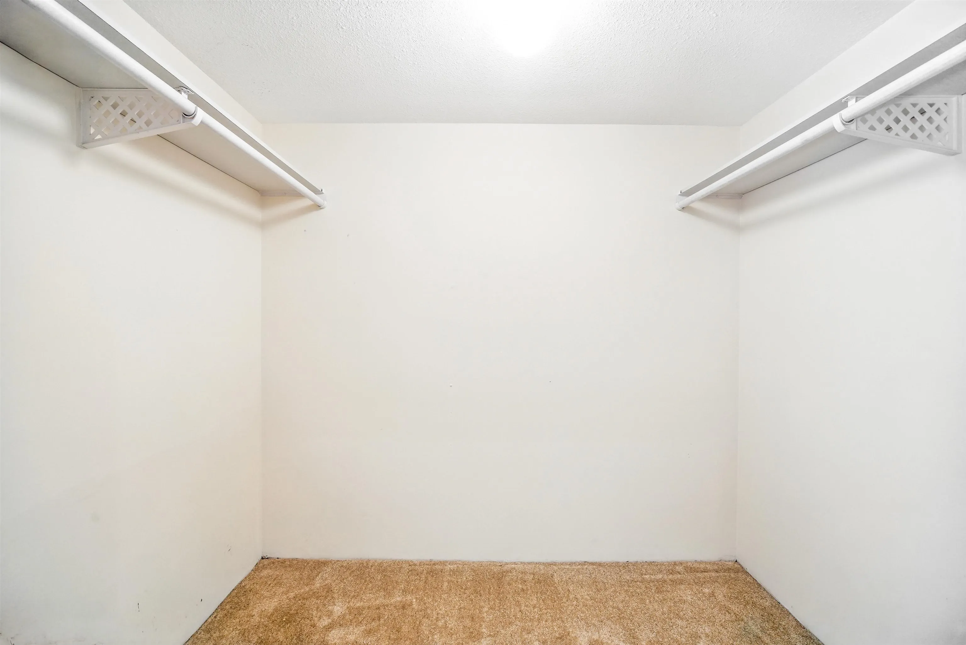 6 8031 General Currie Road