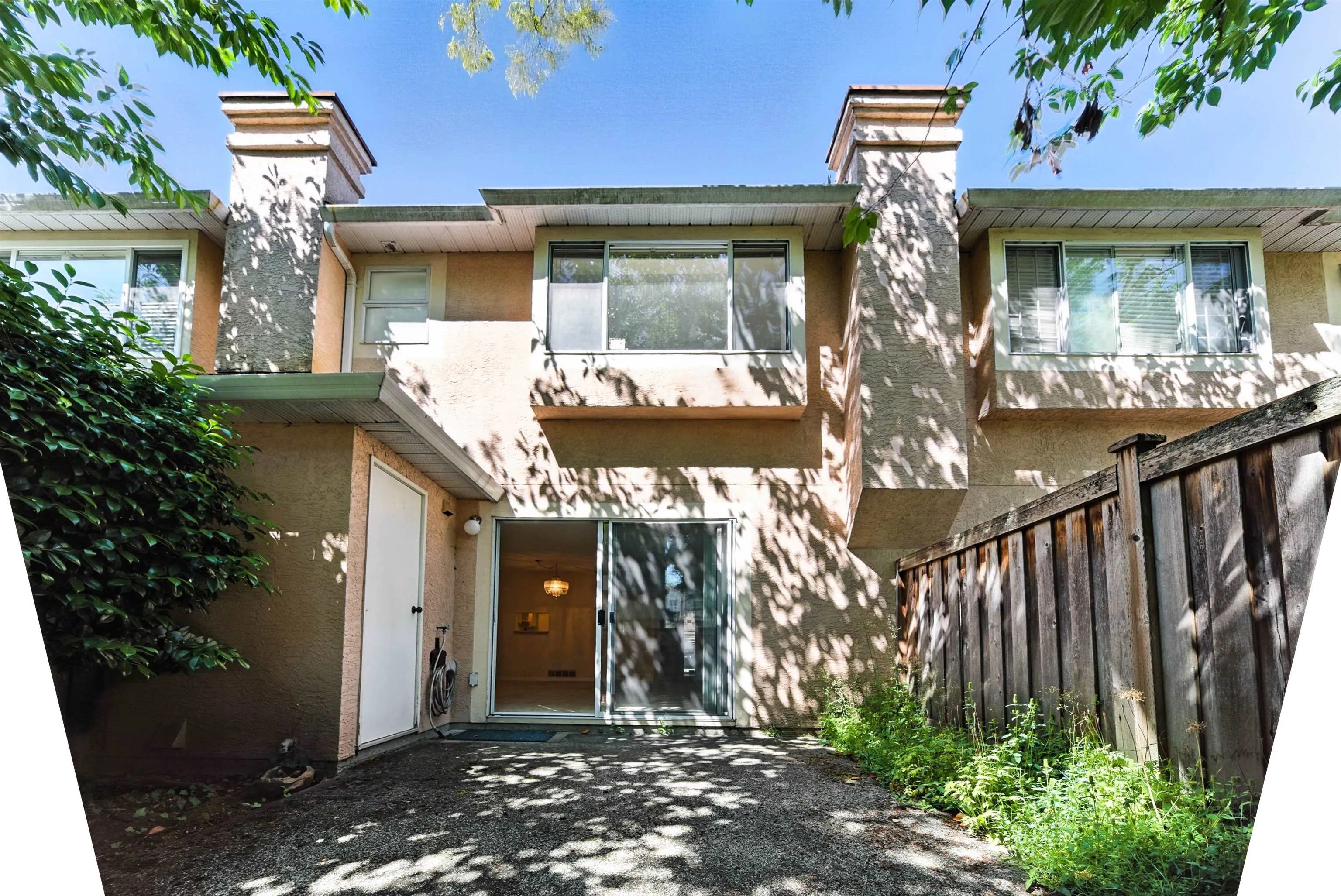 6 8031 General Currie Road