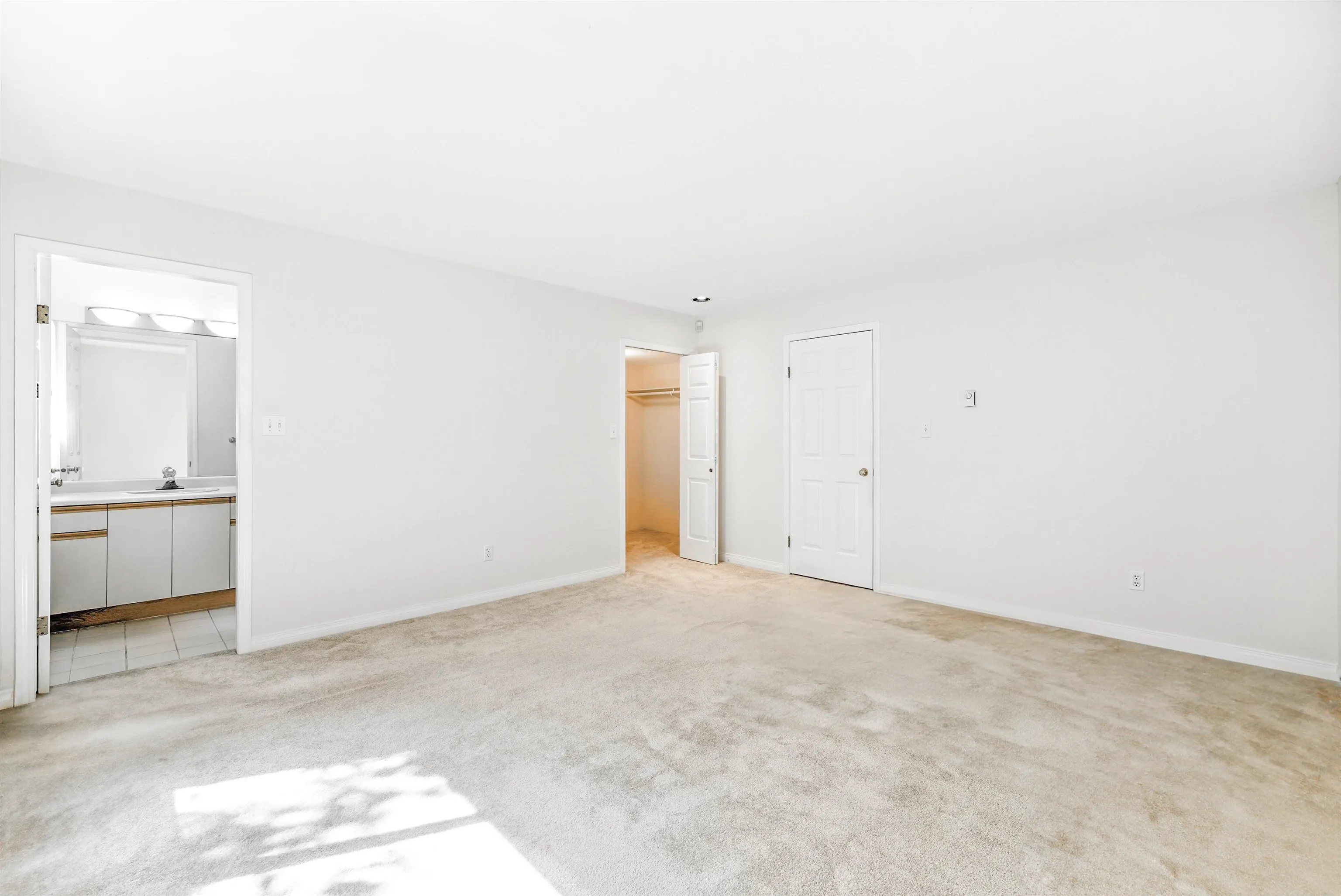 6 8031 General Currie Road