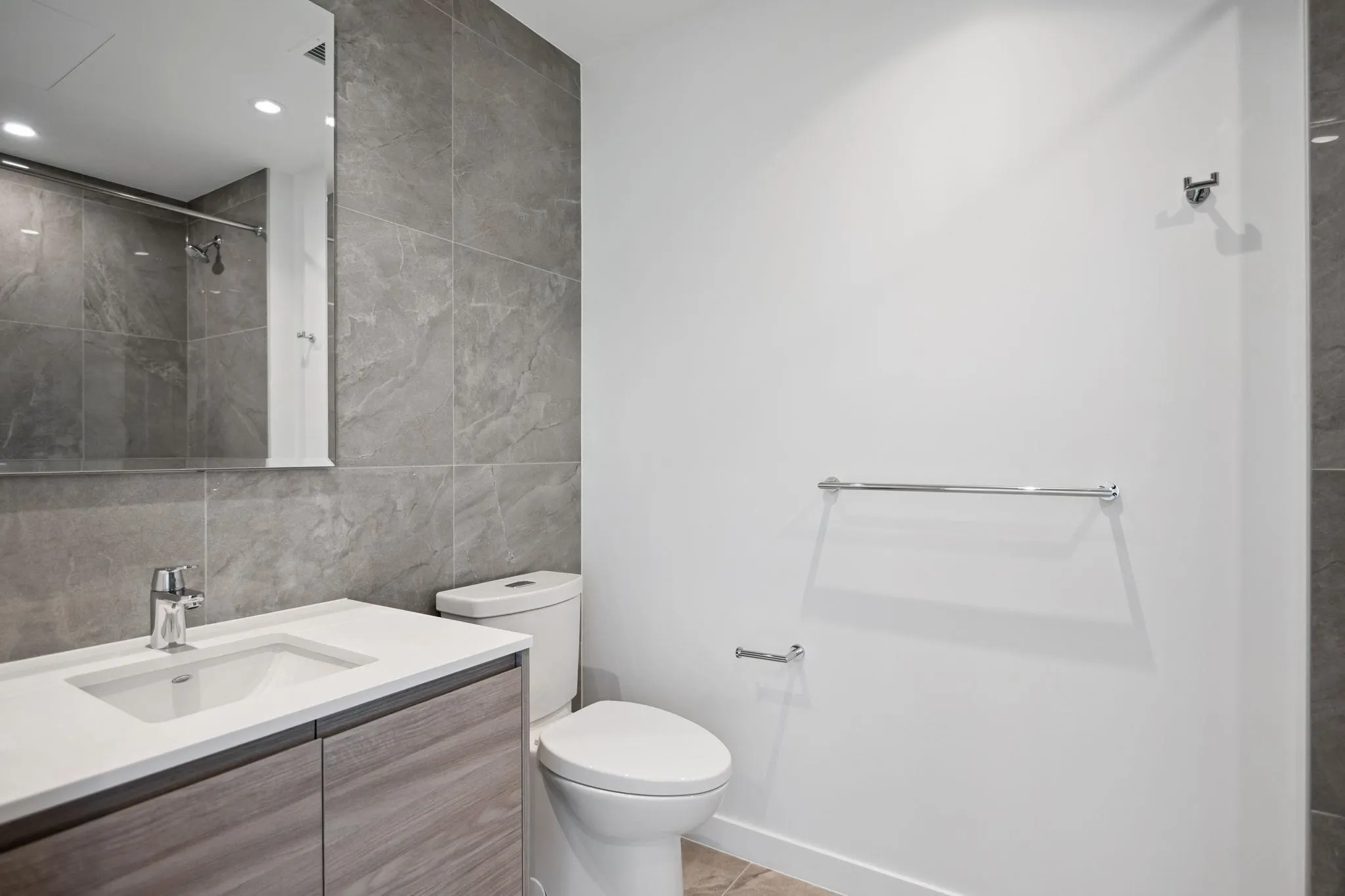 3105 660 Quayside Drive