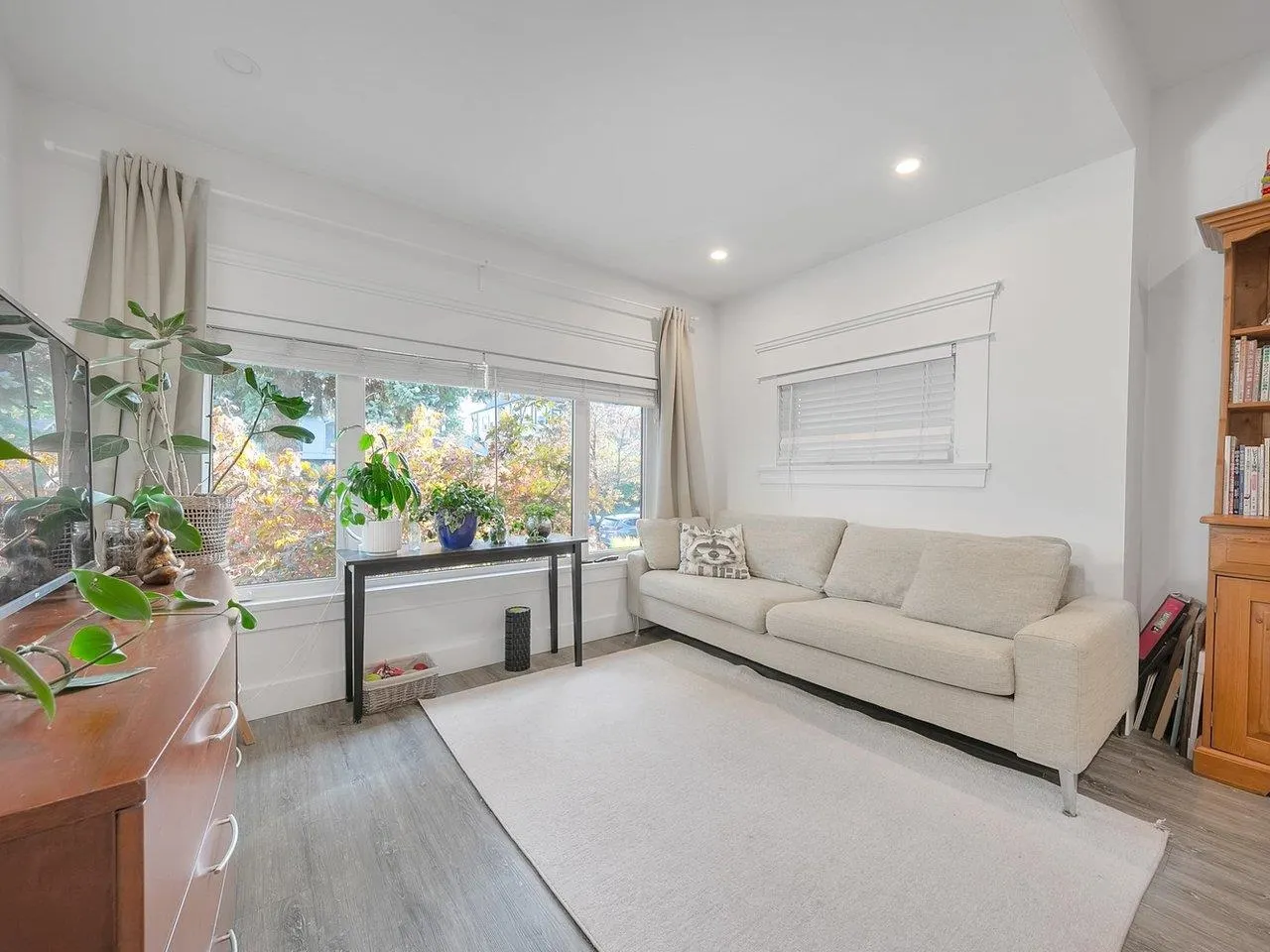 153 W 19th Avenue