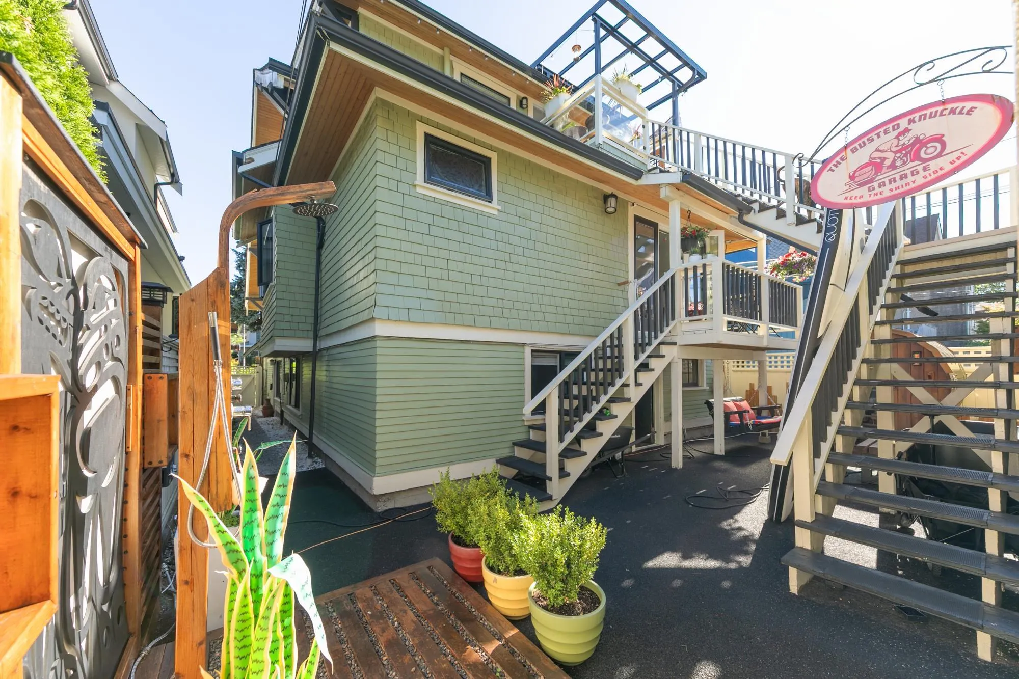 153 W 19th Avenue
