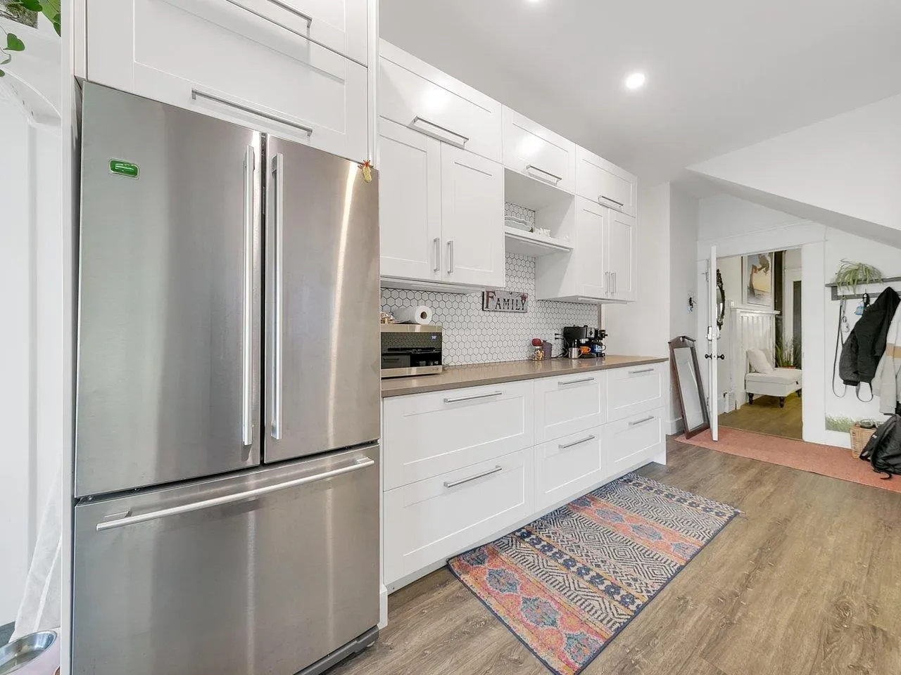 153 W 19th Avenue