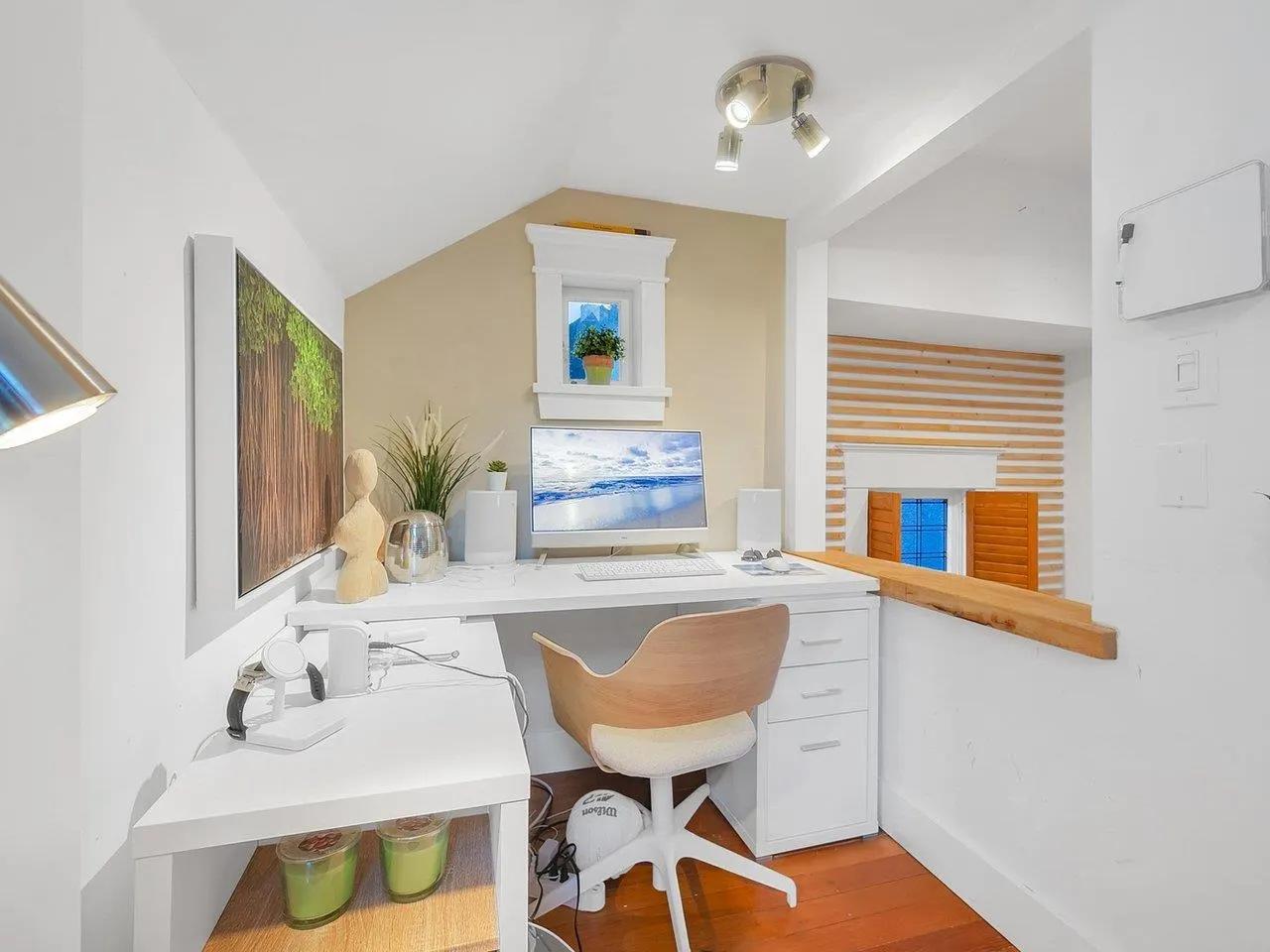 153 W 19th Avenue