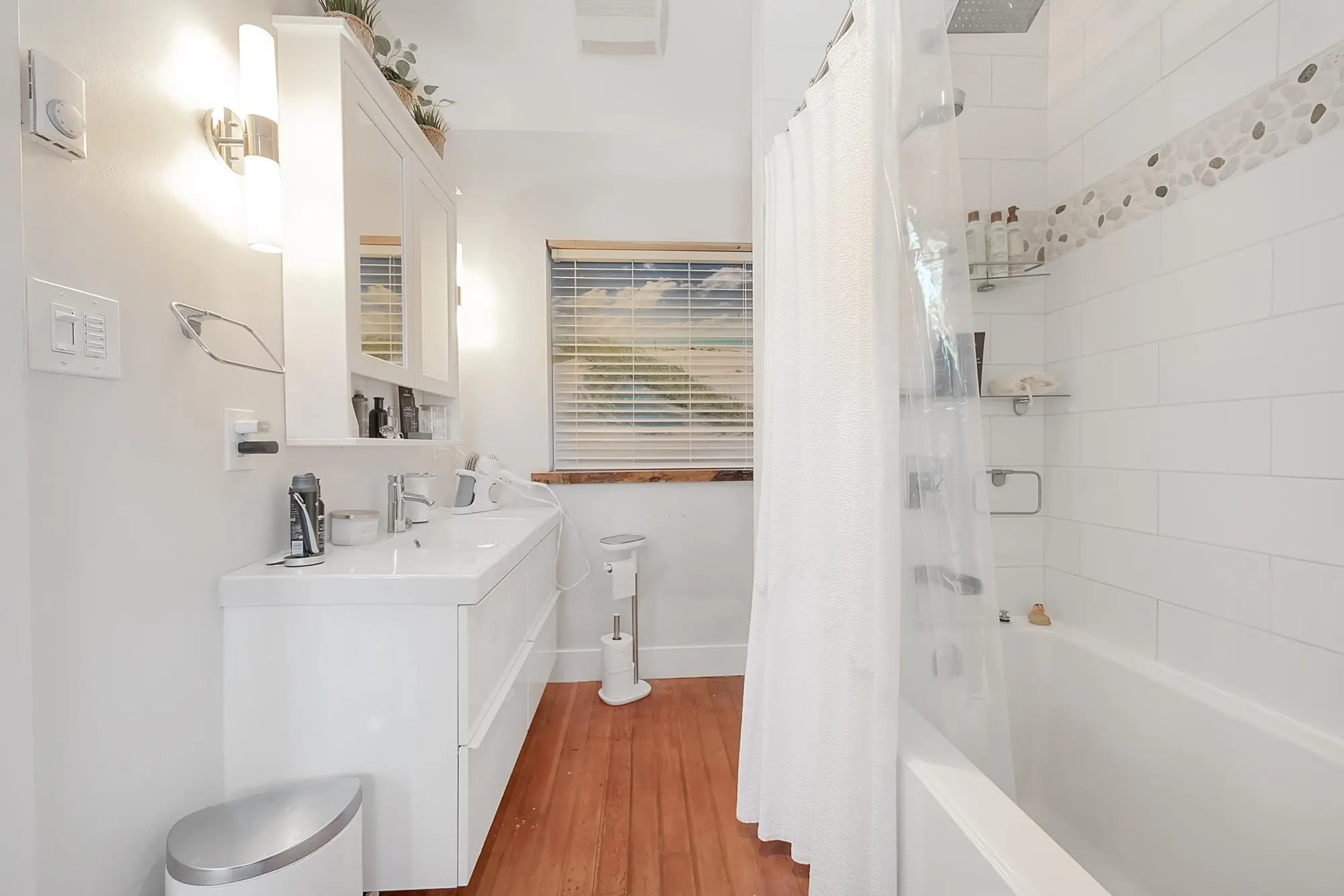 153 W 19th Avenue