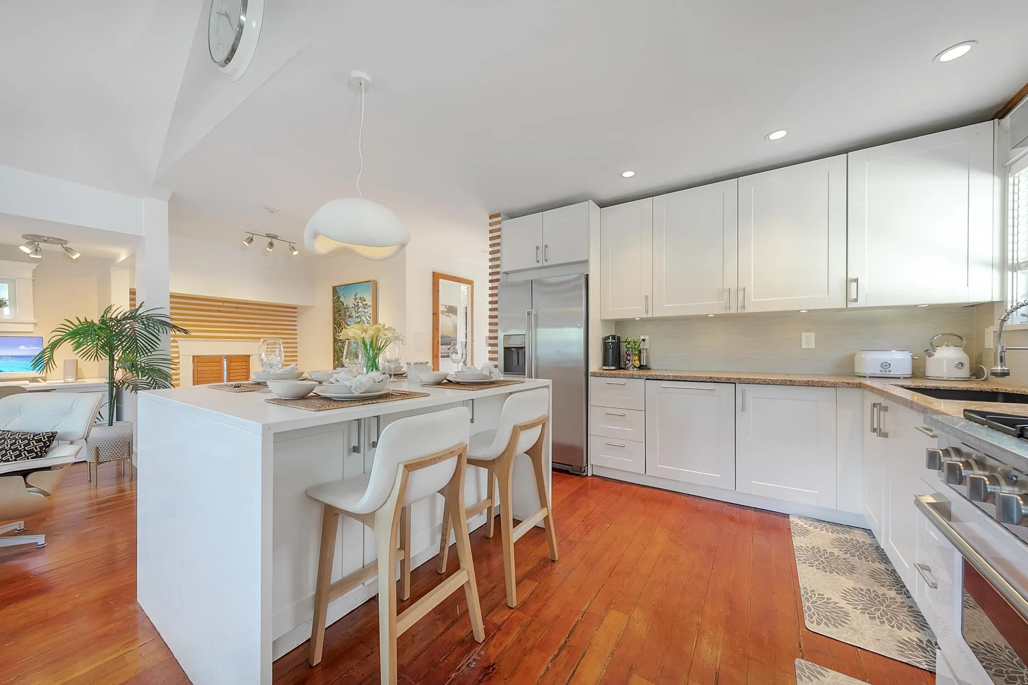 153 W 19th Avenue