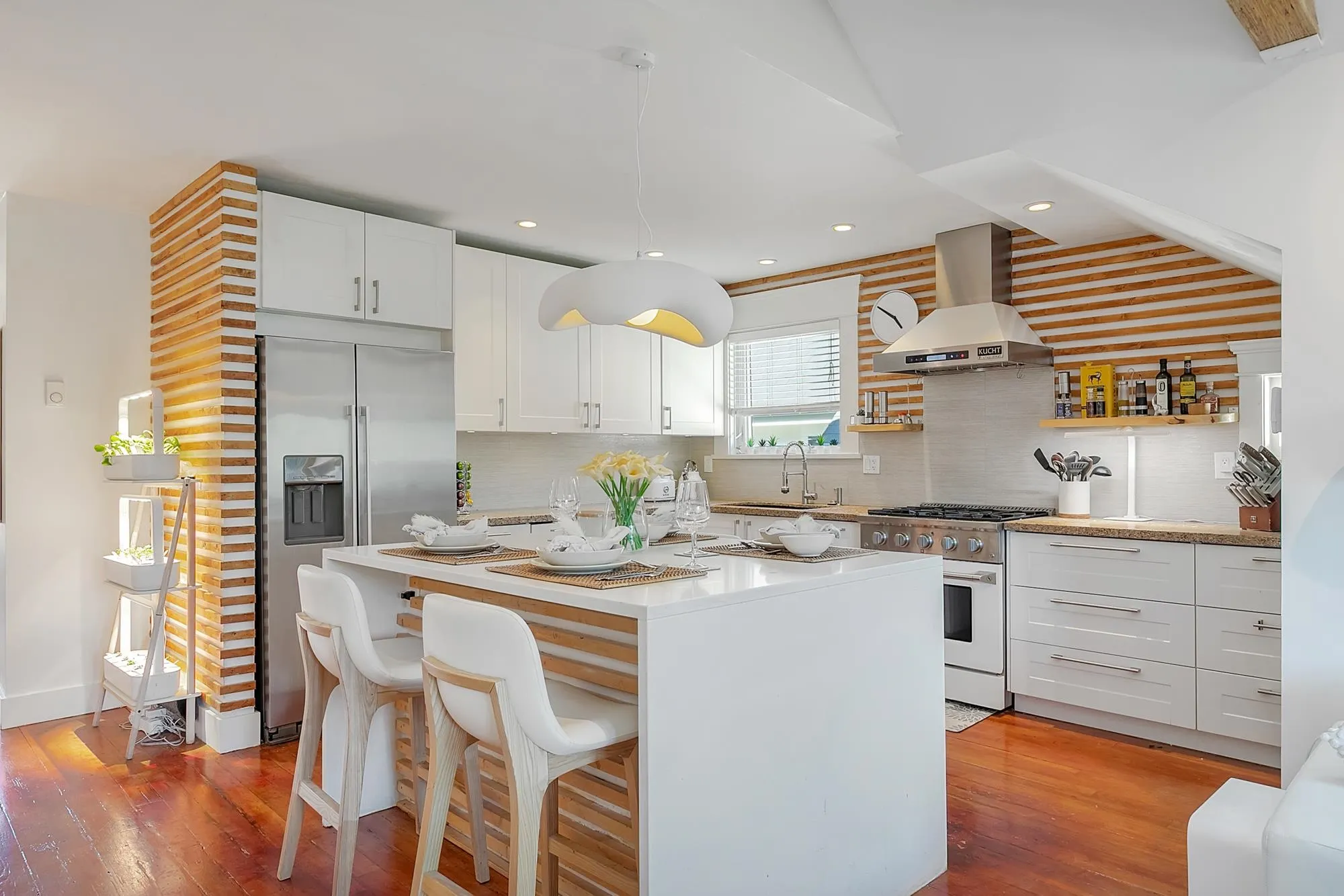153 W 19th Avenue