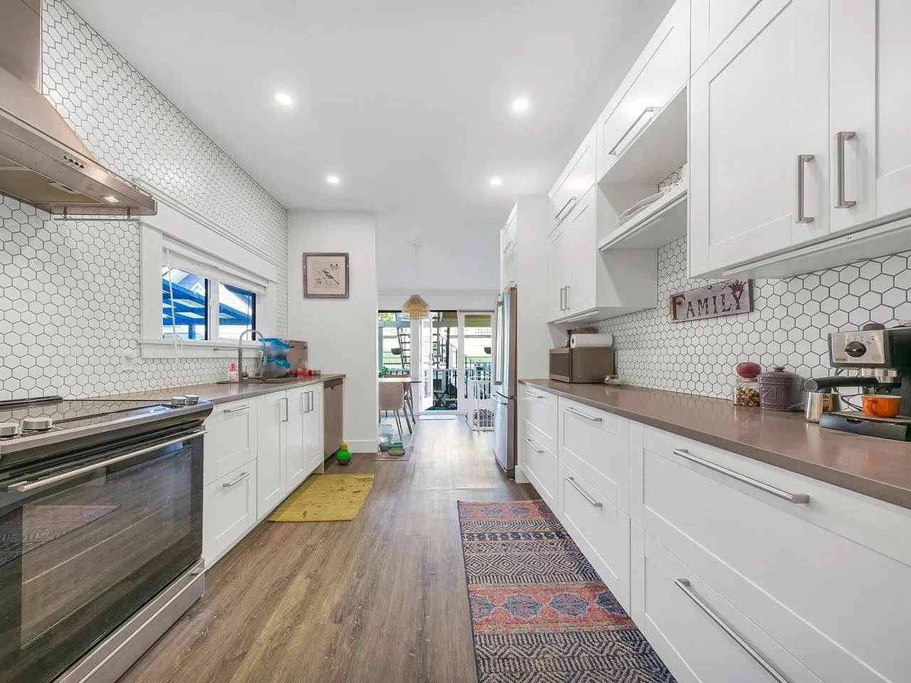 153 W 19th Avenue