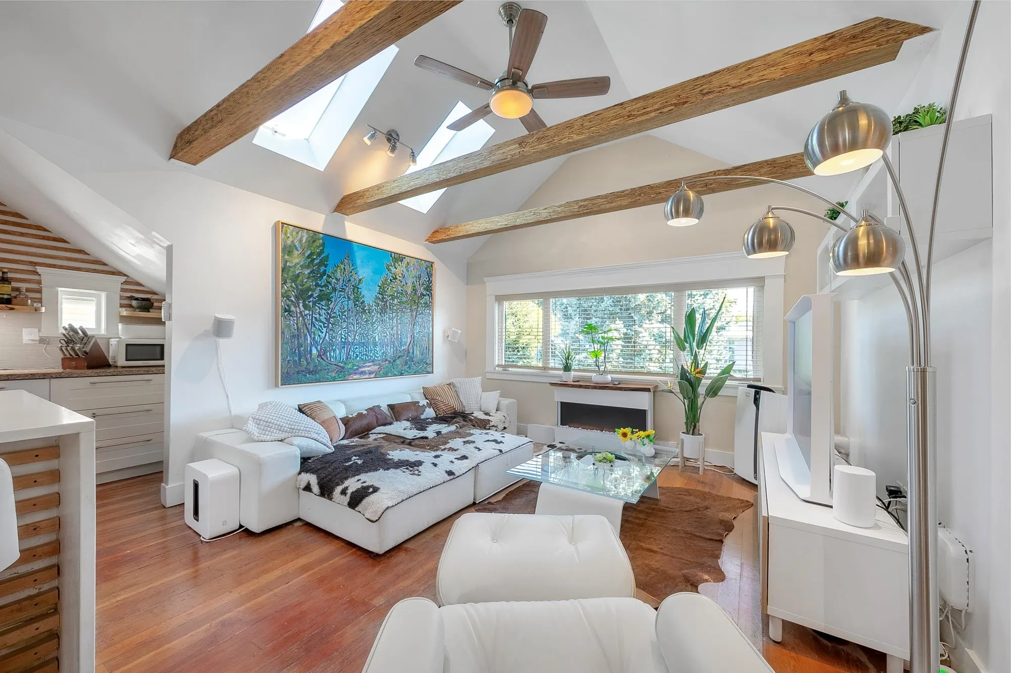 153 W 19th Avenue