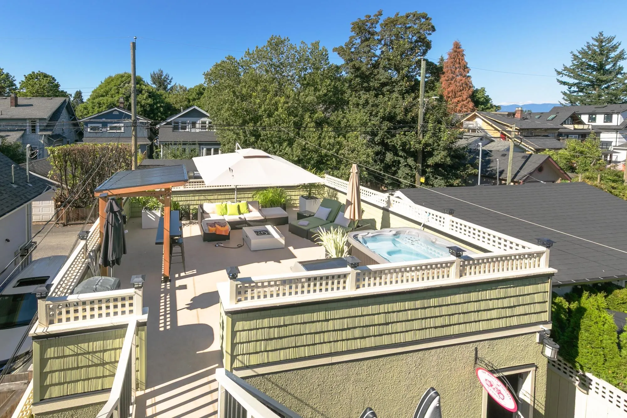 153 W 19th Avenue